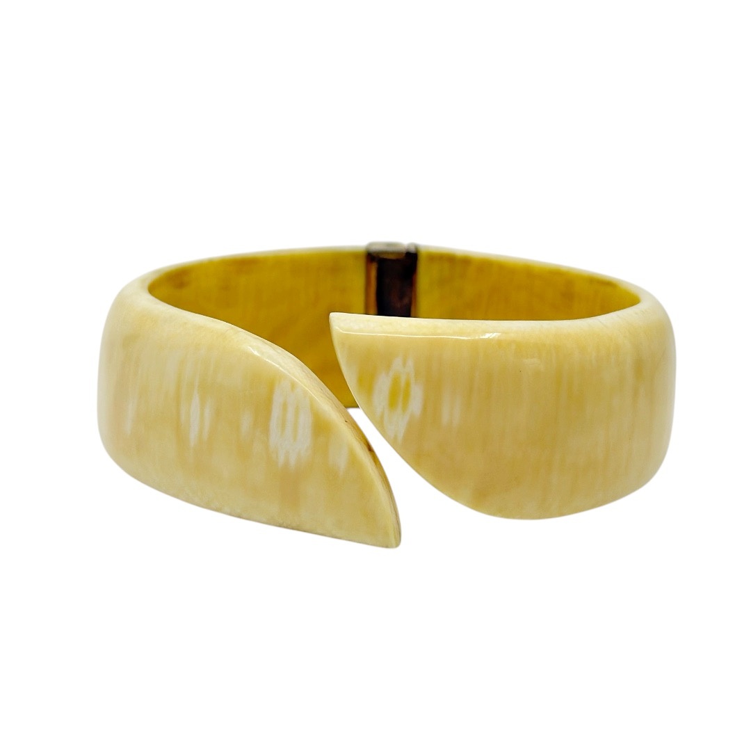 Vintage carved bone hinged bracelet - GM1234 - photo 2