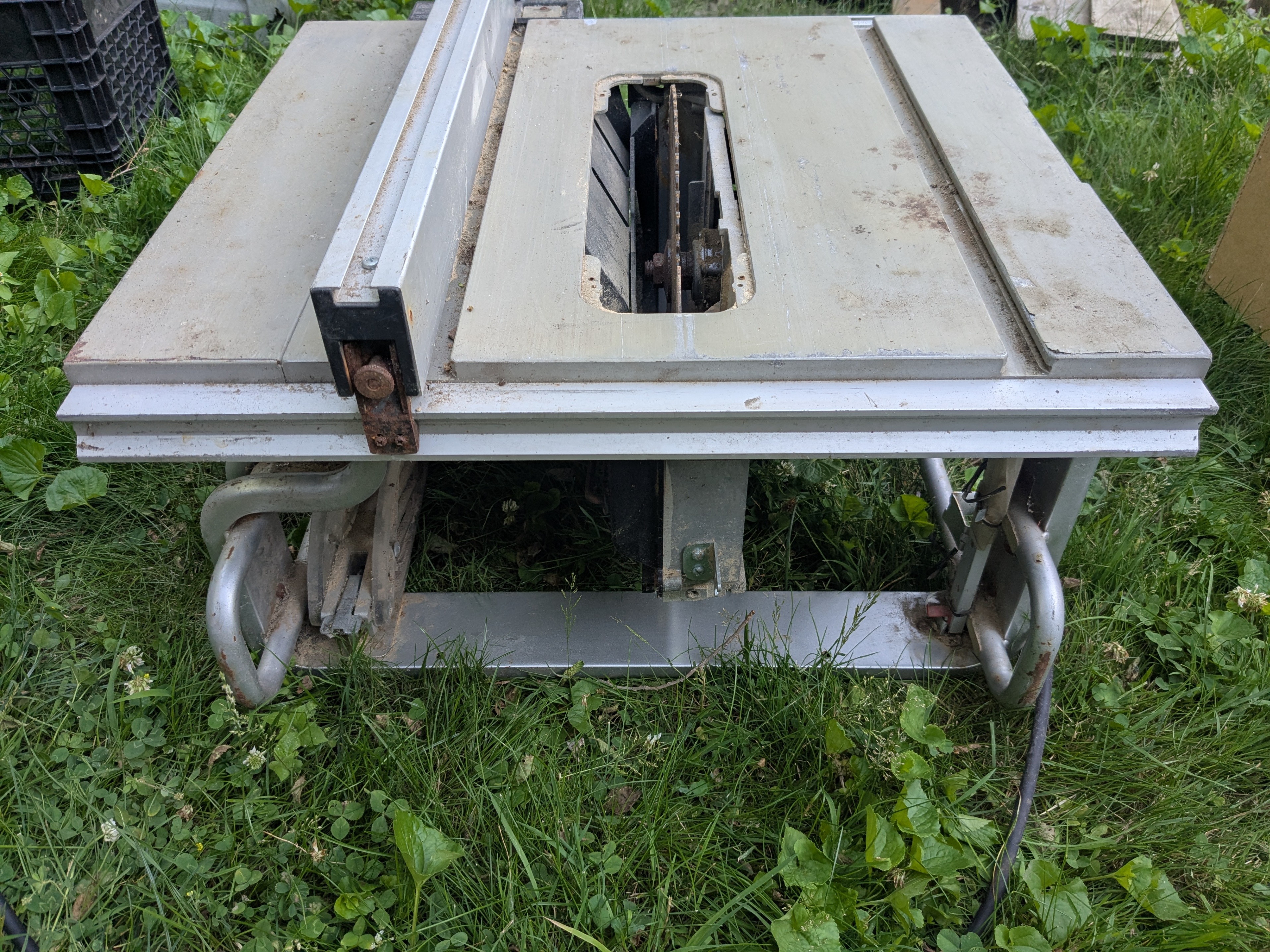 Bosch GTS1031 10′′ Jobsite Table Saw