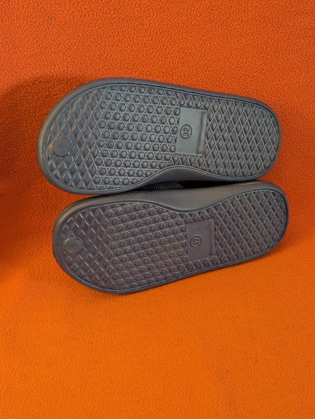 Little Kids size 1 slip-on slide slippers - photo 4