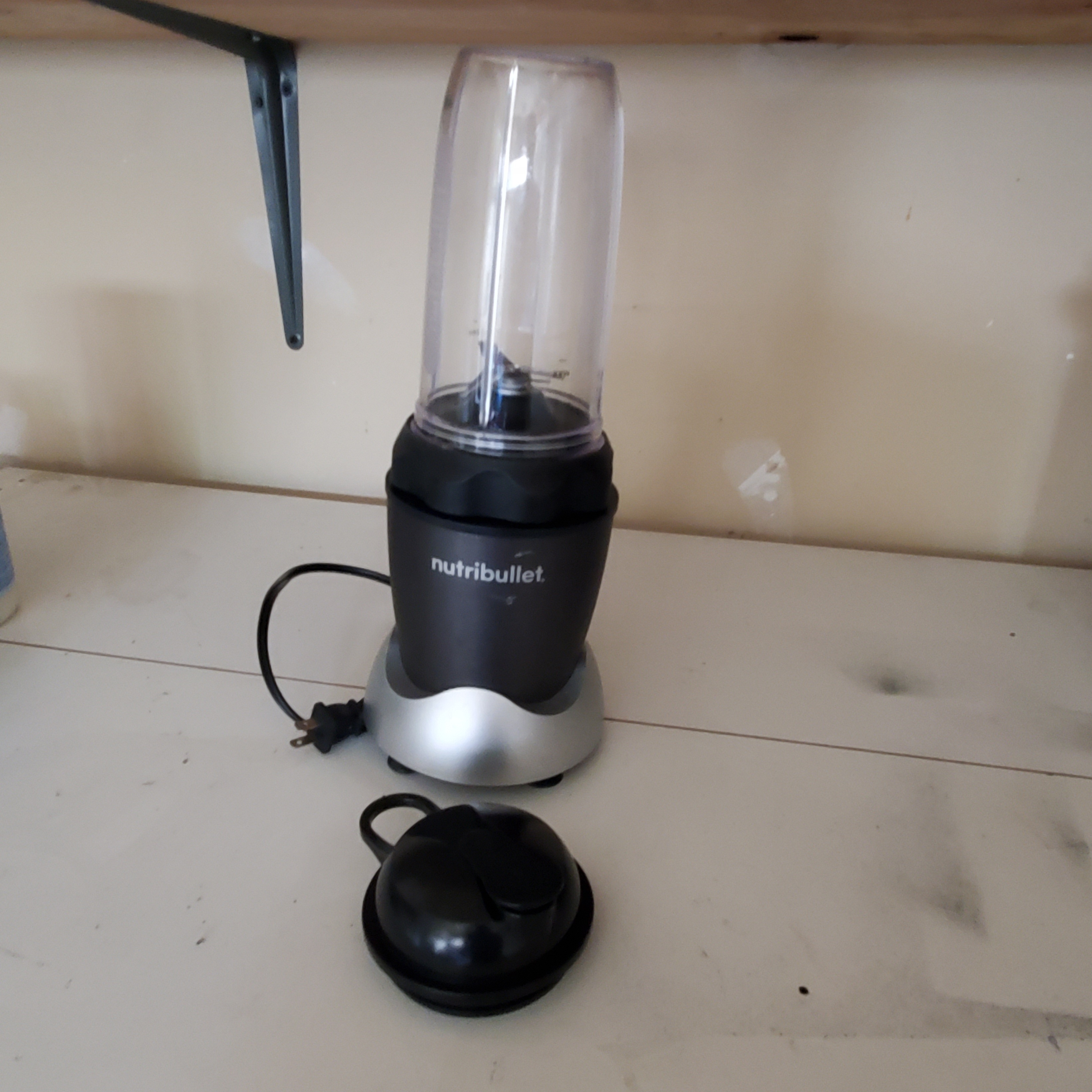 NutriBullet Personal Blender w/ 1 blender cup (1000W)