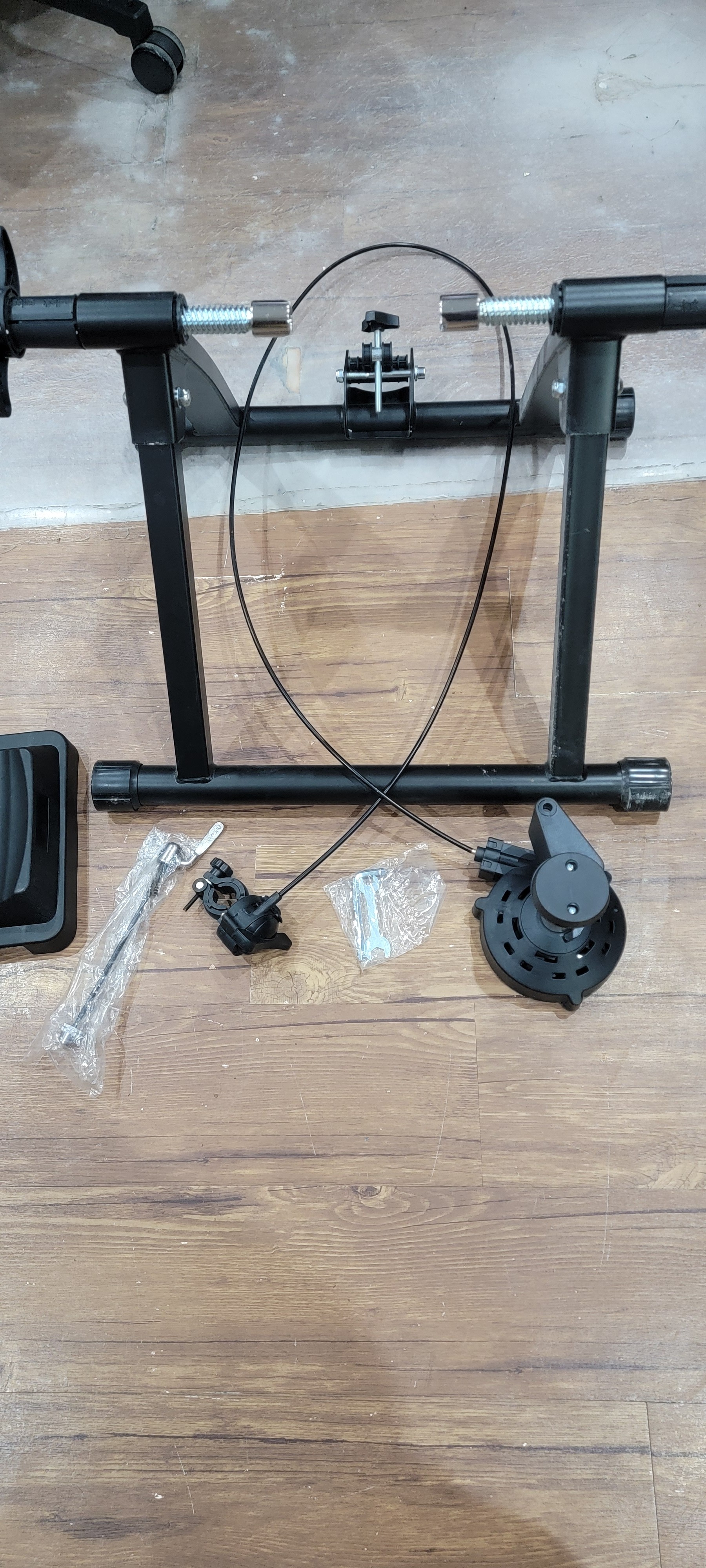 Indoor Bike Trainer Stand for 26-28" & 700C - photo 2