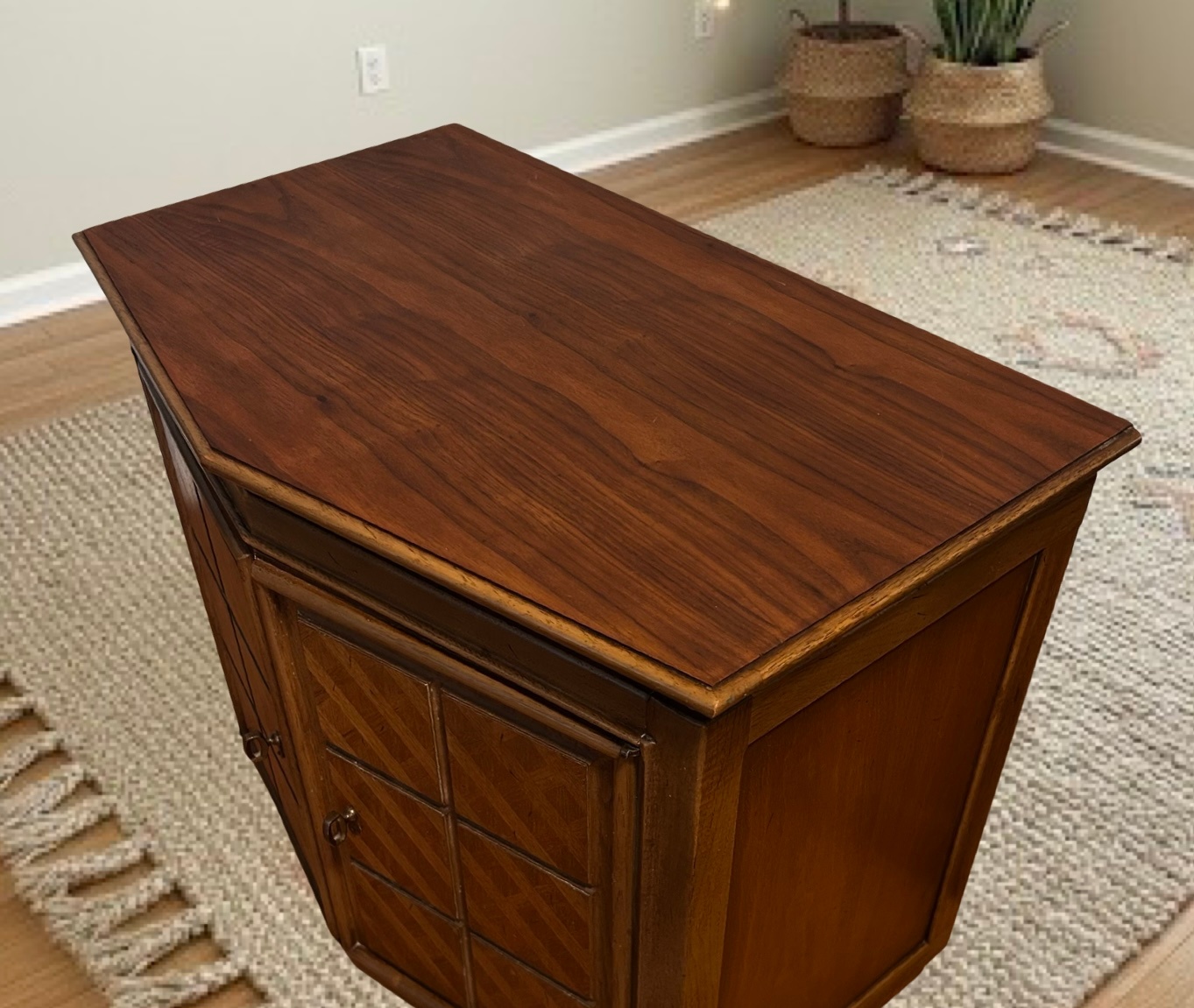 MCM Pair of Vintage Walnut Geometric Nightstands - photo 4