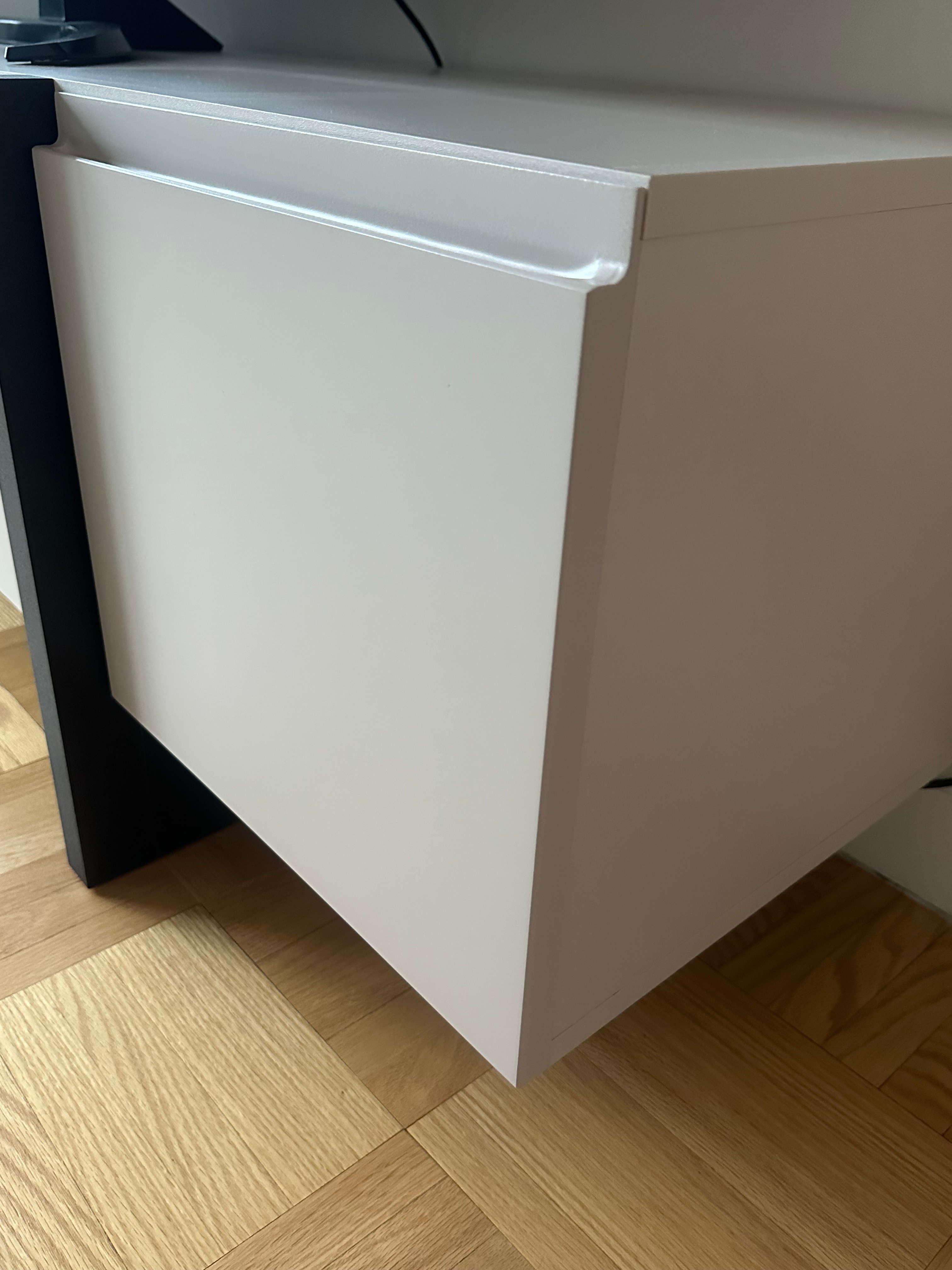 TV stand - photo 3