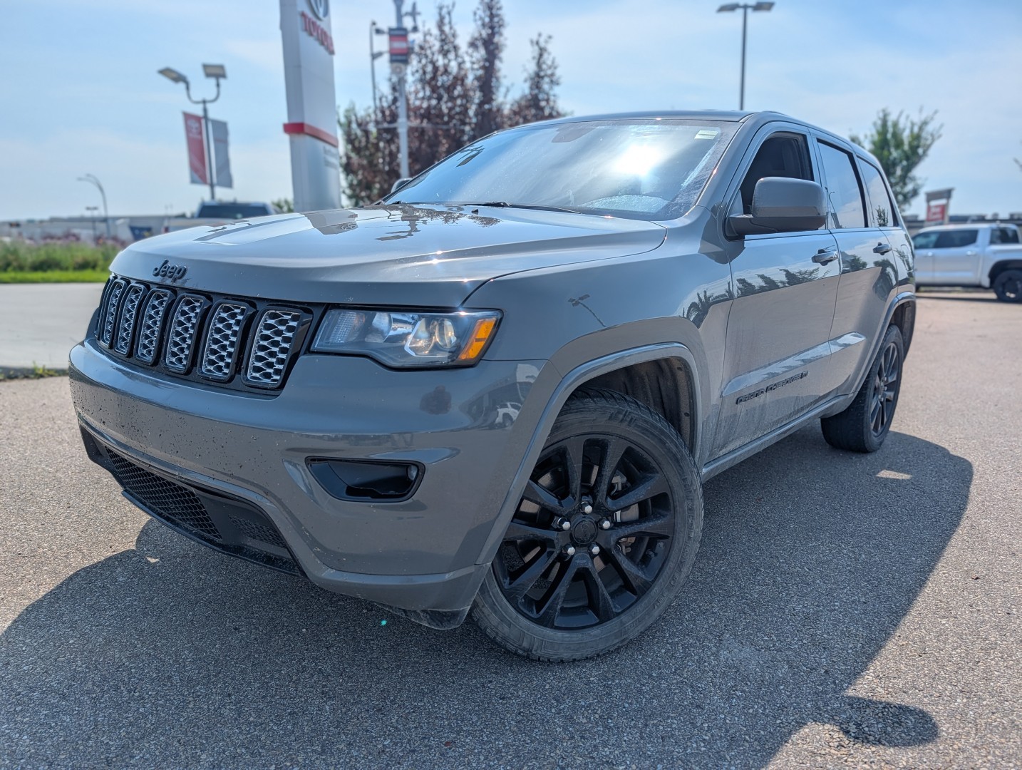 2022 Jeep Grand Cherokee - photo 3