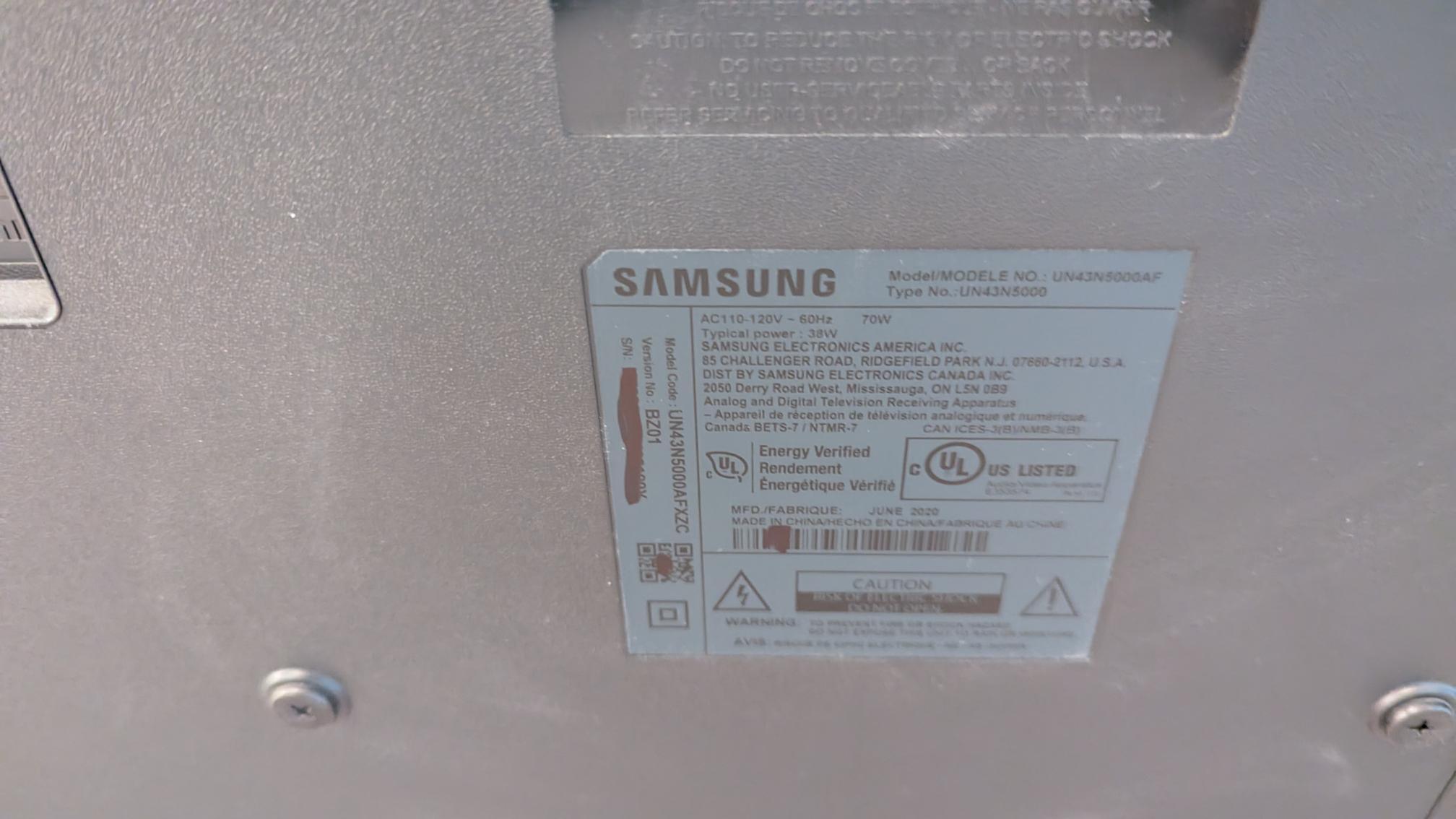 43 inch Samsung TV - photo 2