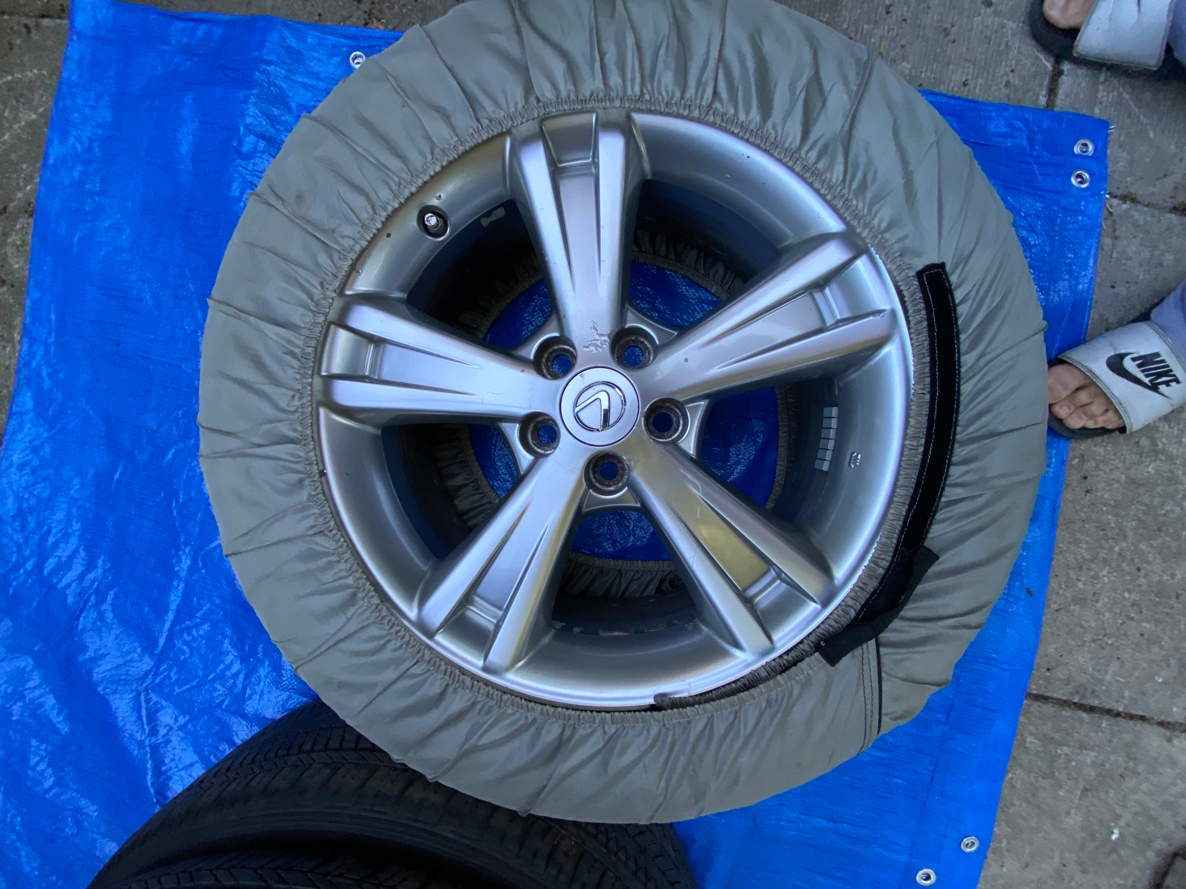 18" Lexus Rims & Tires Set - photo 3