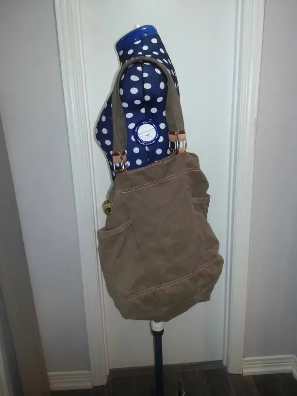 Spacious Vegan Crumpler-Style Bag / Purse With Lots Of Pockets