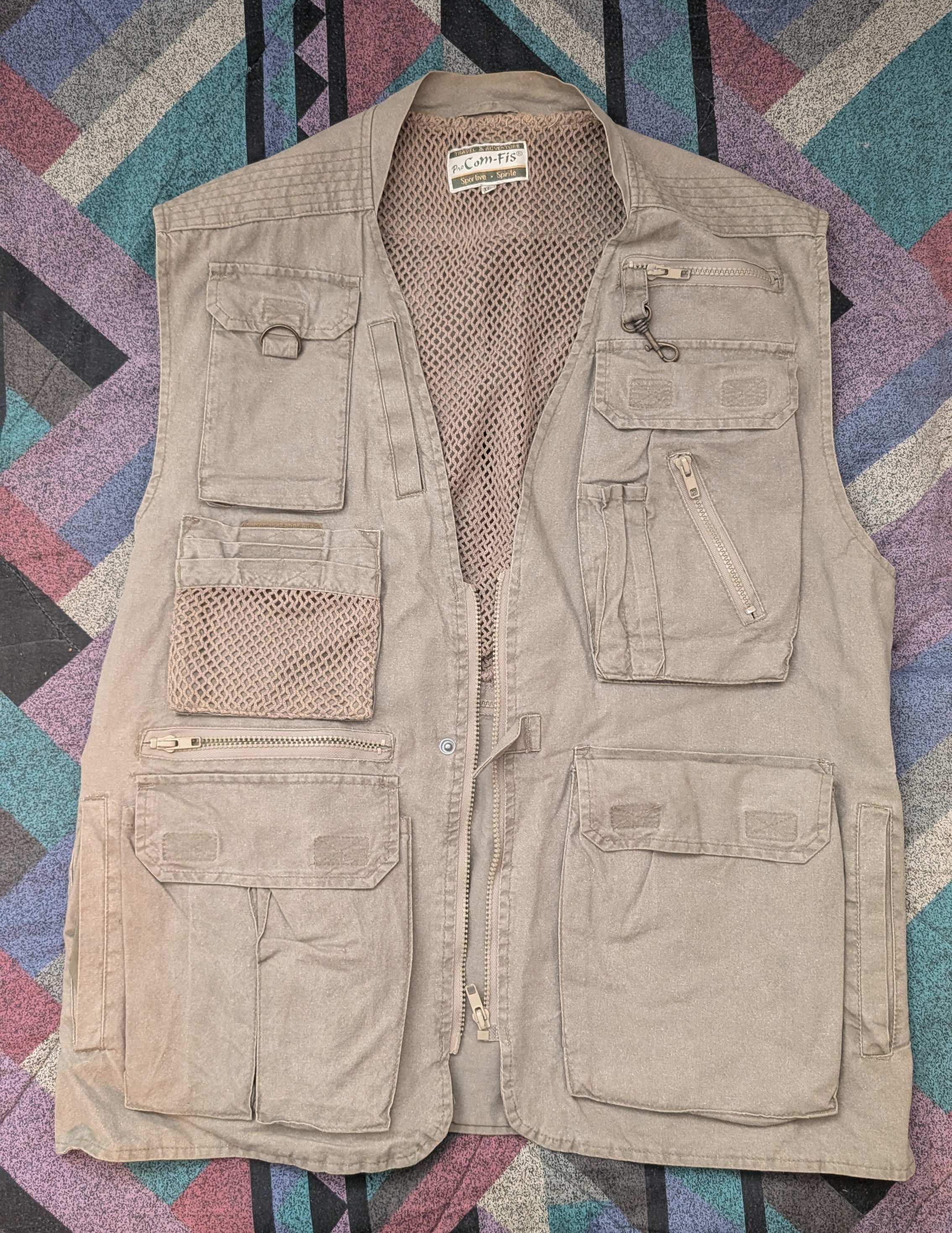 Pro Com-Fis Multi-Pocket Outdoor Utility & Travel Vest (Size XL)