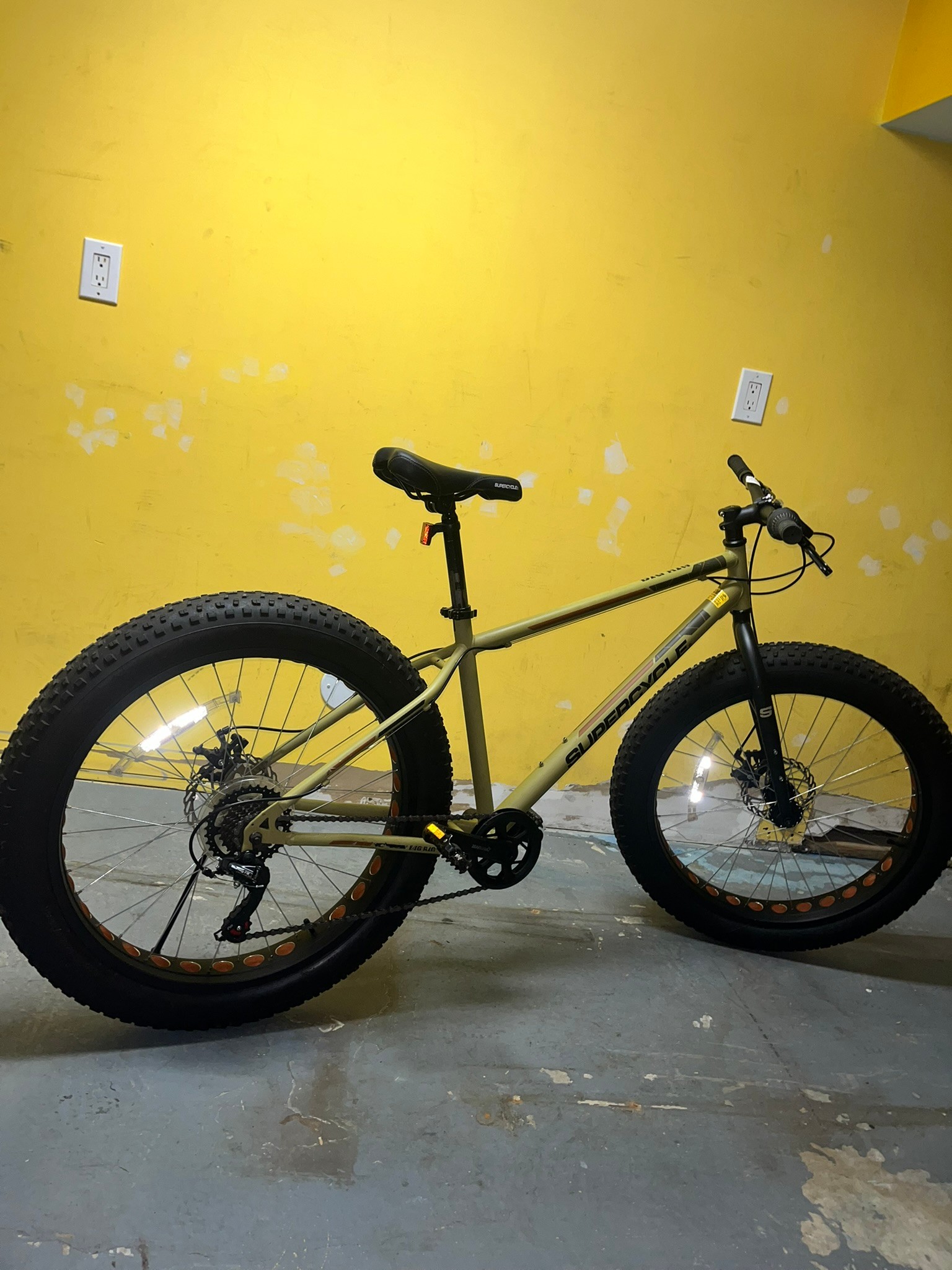 Used Adult Fat Tire Mountain Bike - SUPER CYCLE