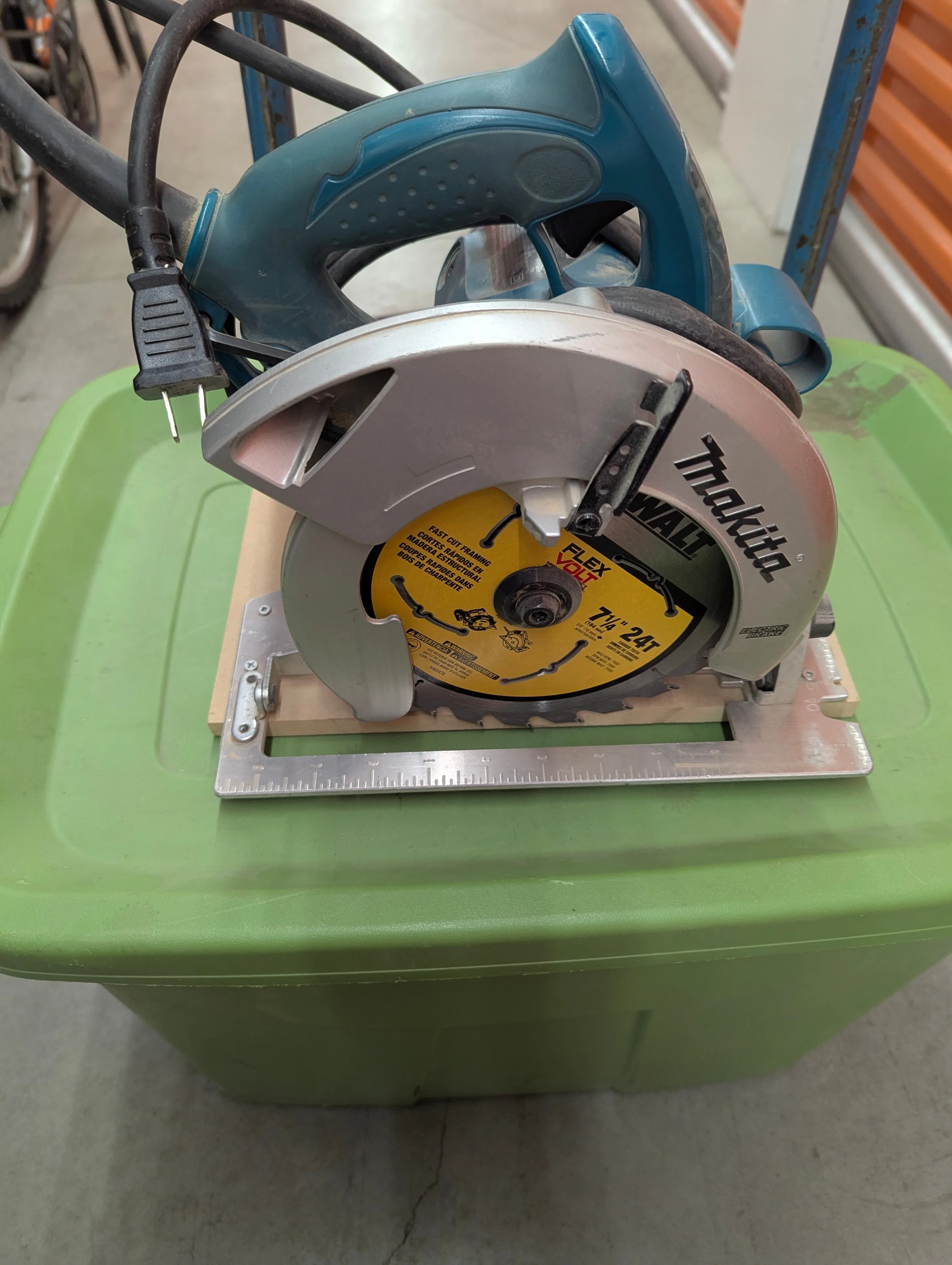 Makita circular saw