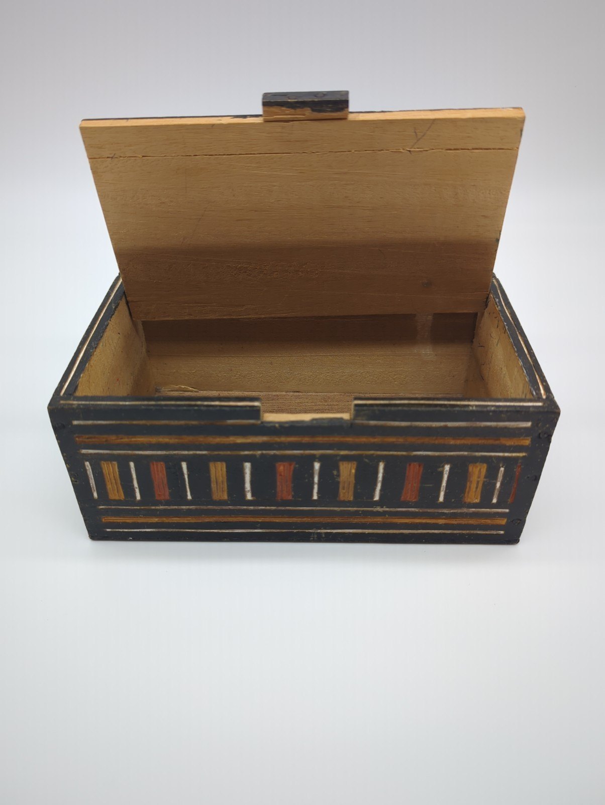 Vintage Hand Carved Toraja Indonesian Wooden Trinket Jewelry Box - photo 3