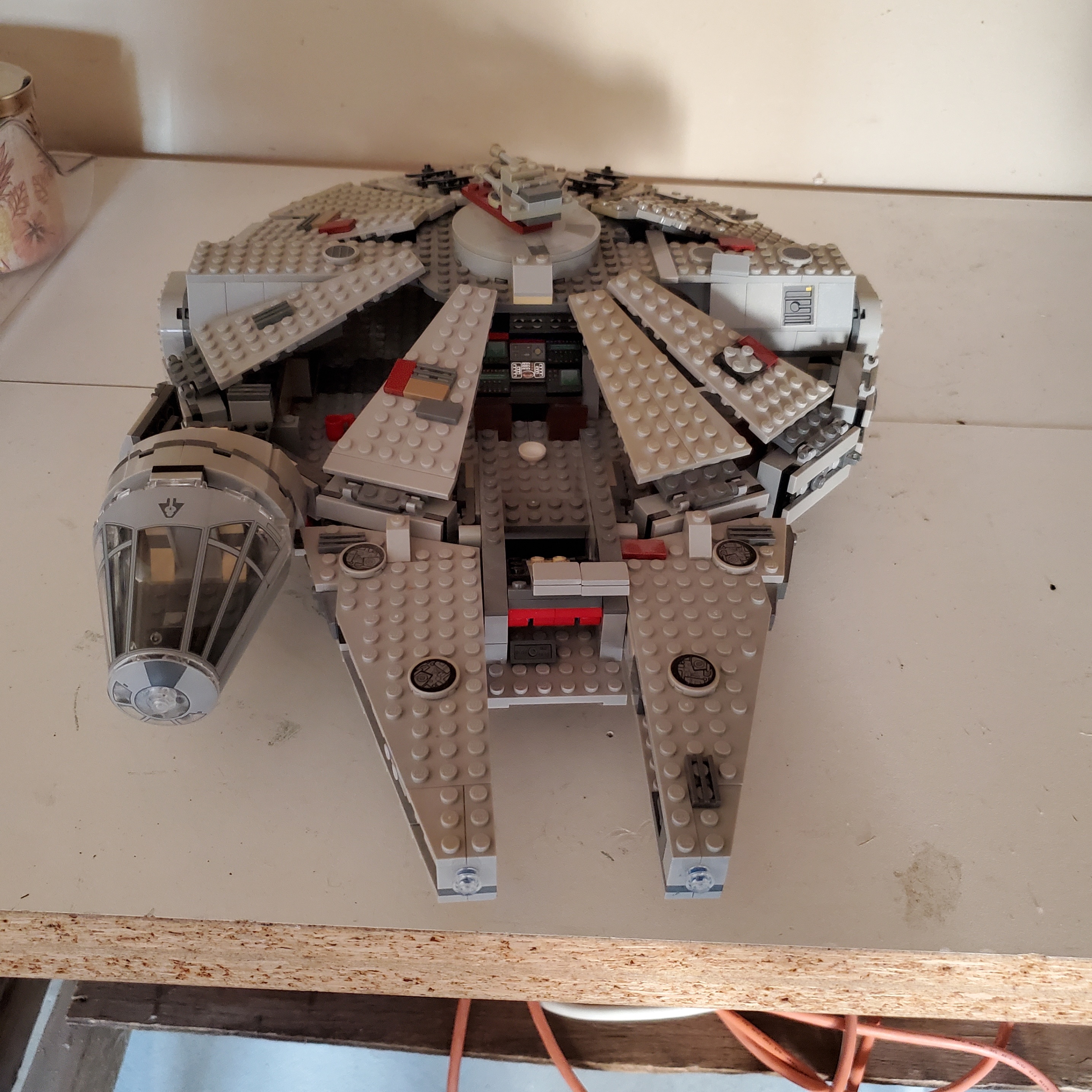 Millenium Falcon Lego (missing pieces and missing mini figures) - photo 3