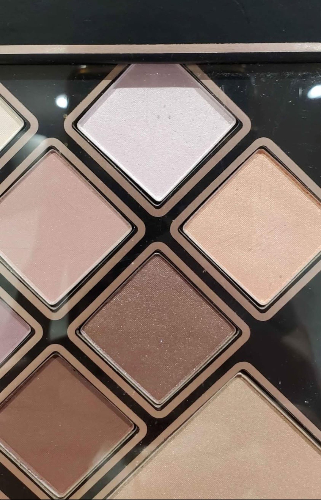 Quo For The Love Of Makeup palette - photo 5