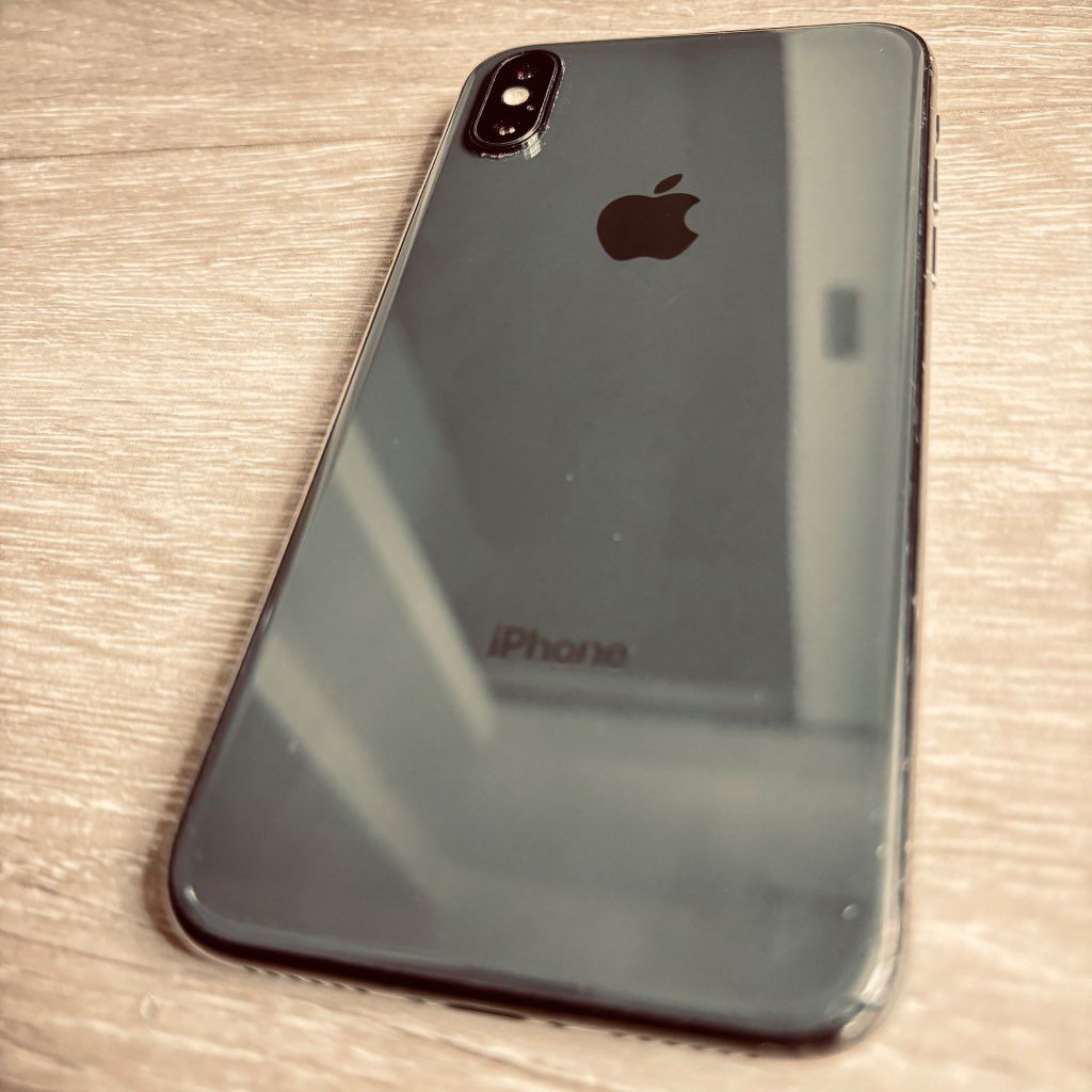 iPhone X - photo 3