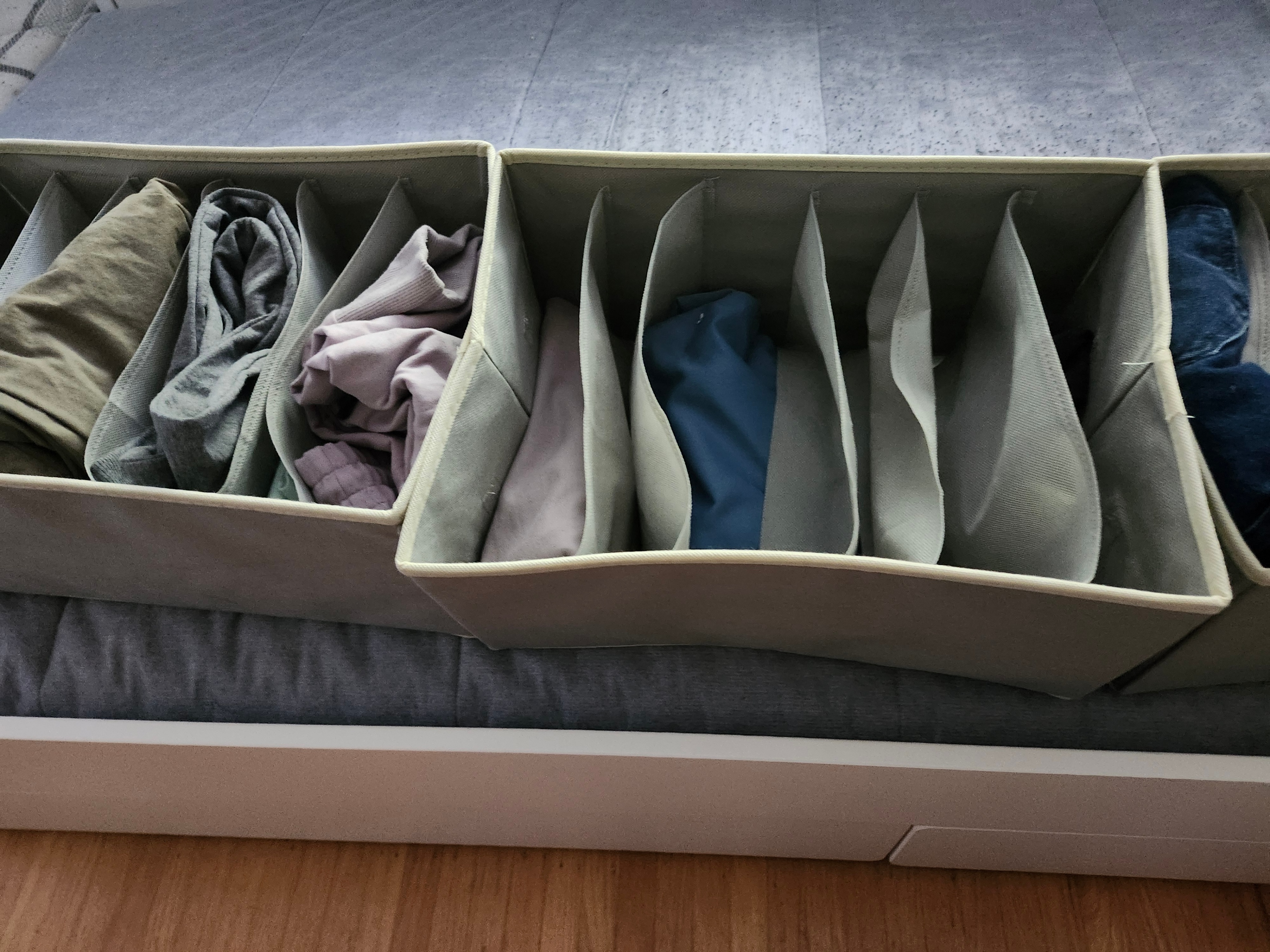 Wardrobe Clothes Organizers - 3 pcs - Moving Sale - photo 2