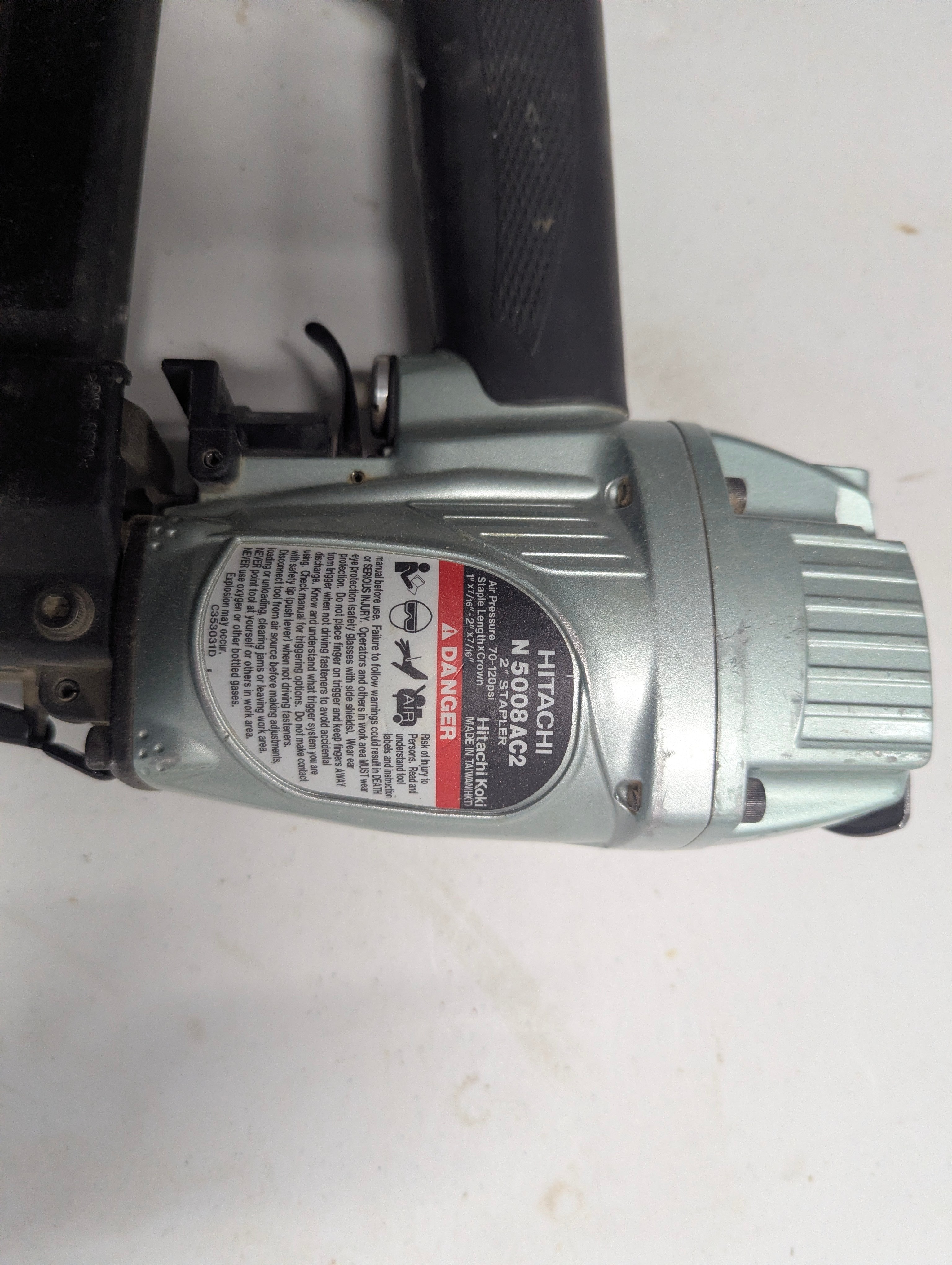 Hitachi 7/16-Inch 16-Gauge Standard Crown Stapler - photo 2
