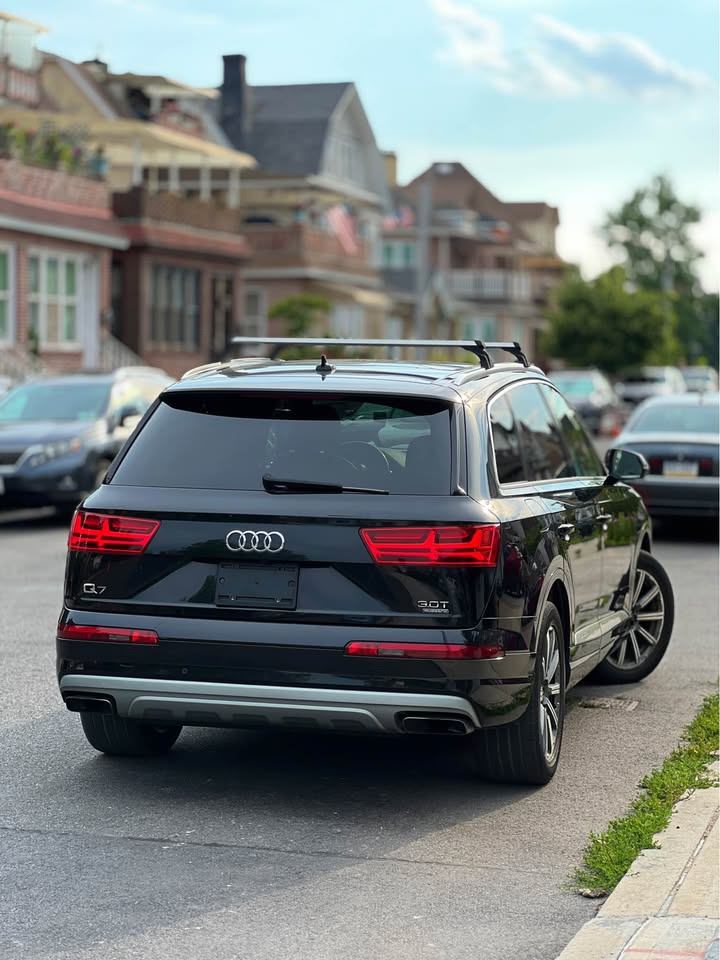 2017 Audi Q7 3.0T Quattro Prestige Sport Utility 4D - photo 5