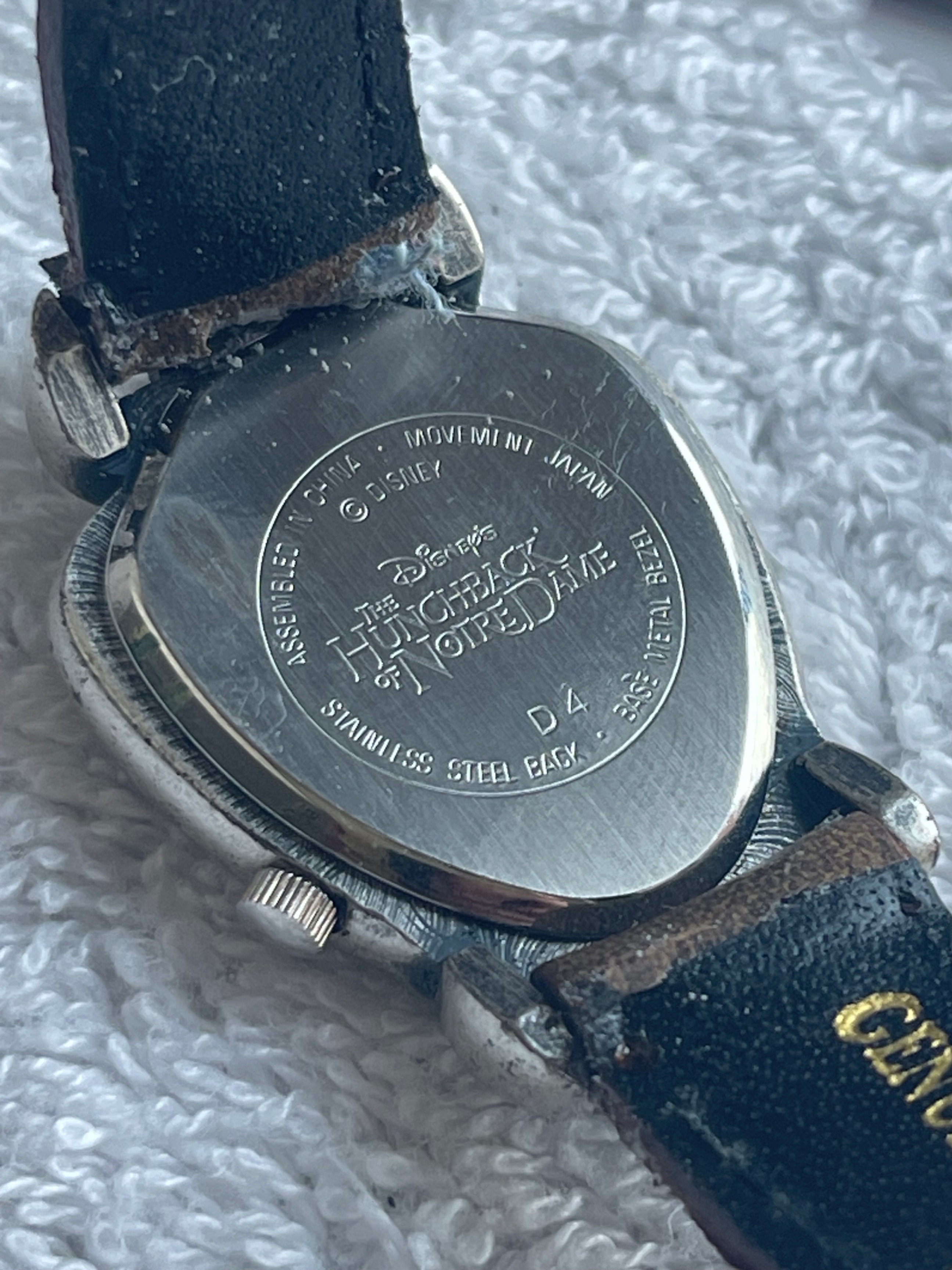 Vintage 1996 Disney Timex Hugo Gargoyle Watch with Stand - photo 4