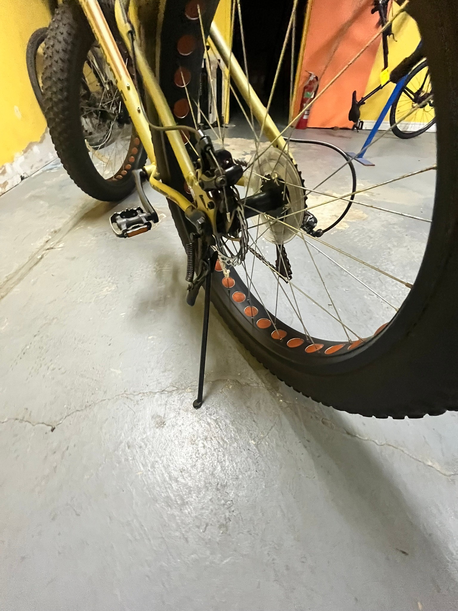 Used Adult Fat Tire Mountain Bike - SUPER CYCLE - photo 2