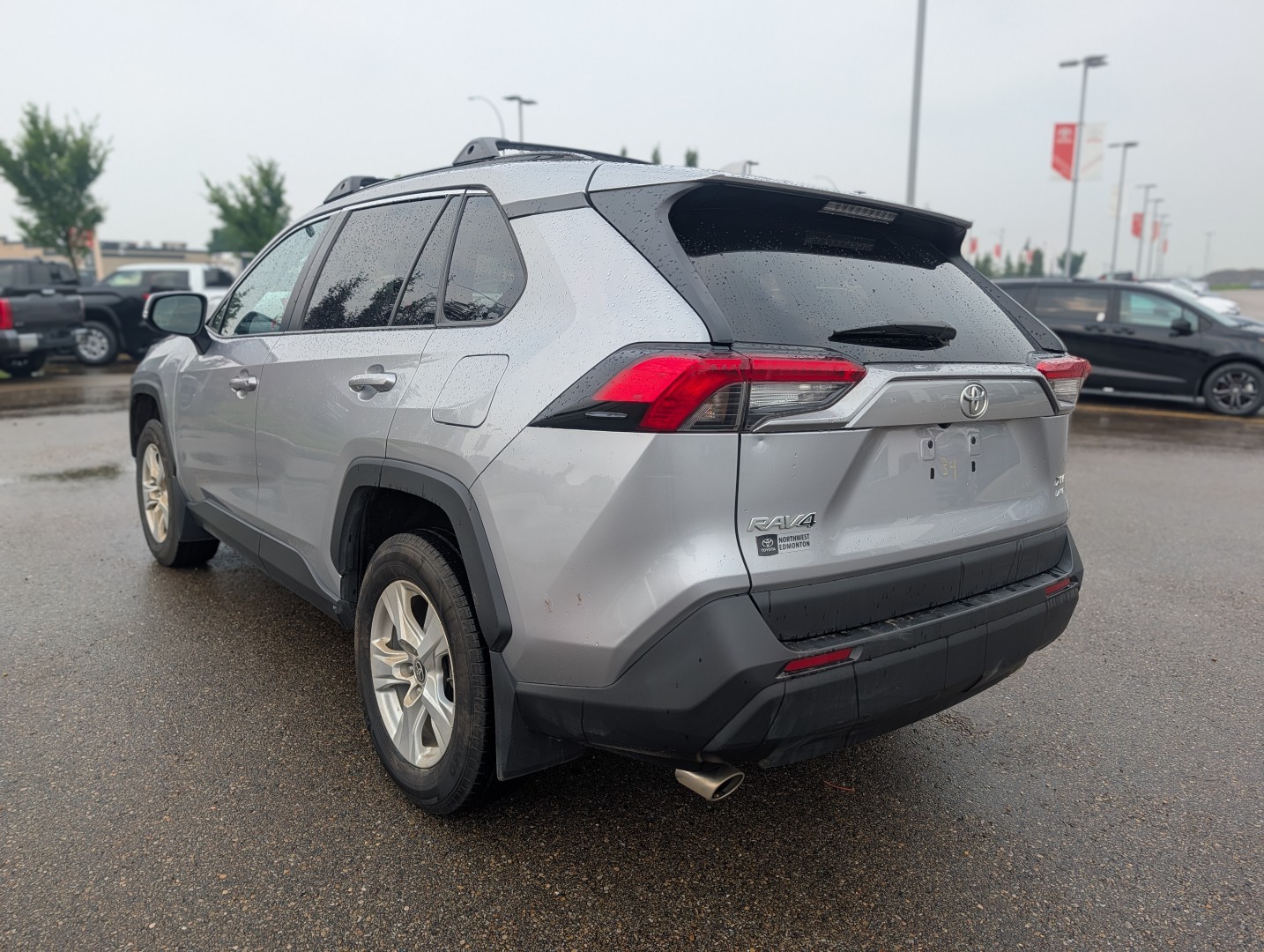 2021 Toyota RAV4 - photo 3