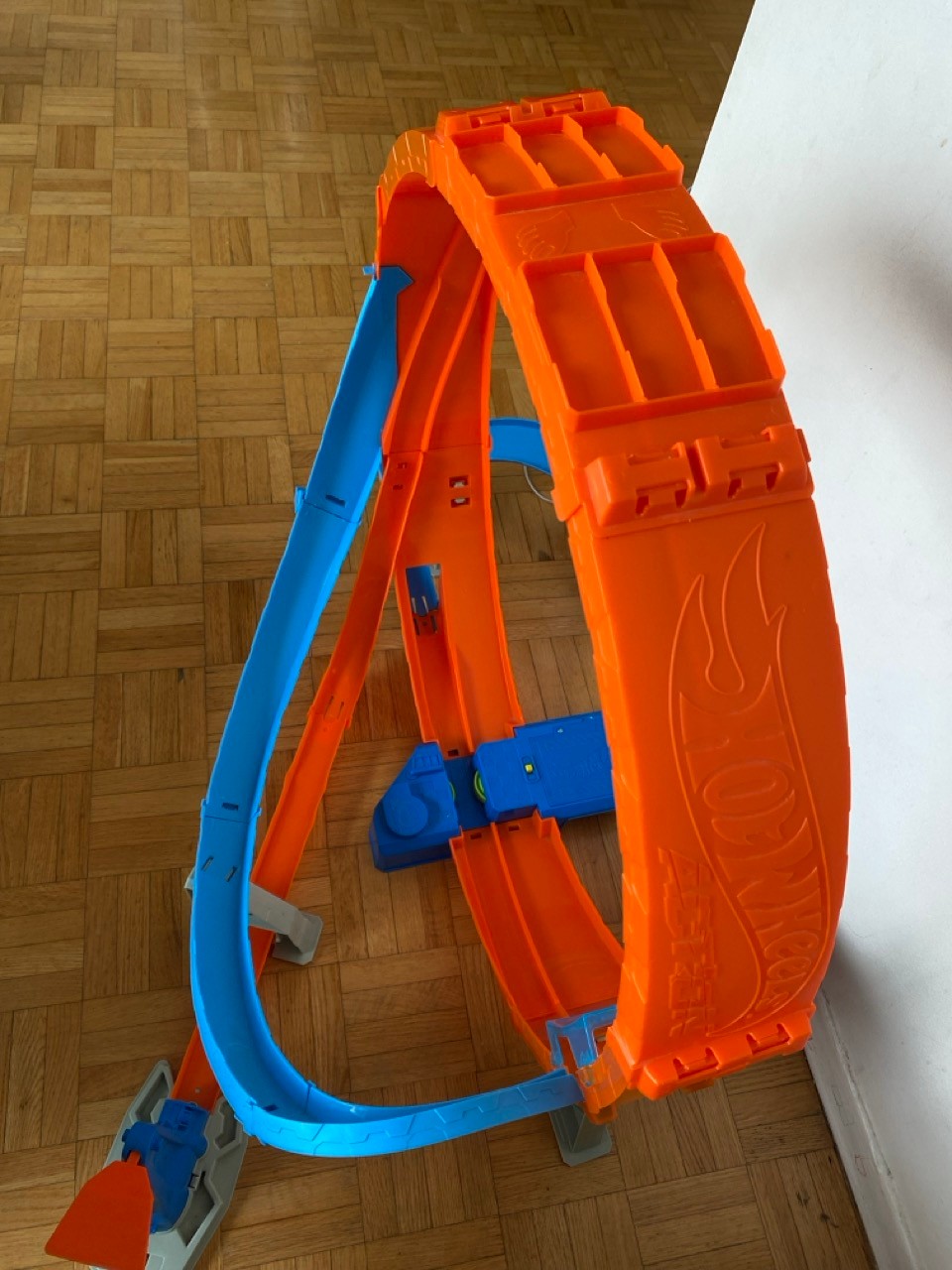 Hot Wheels Massive Loop Mayhem Track Set – Excellent Condition - photo 2