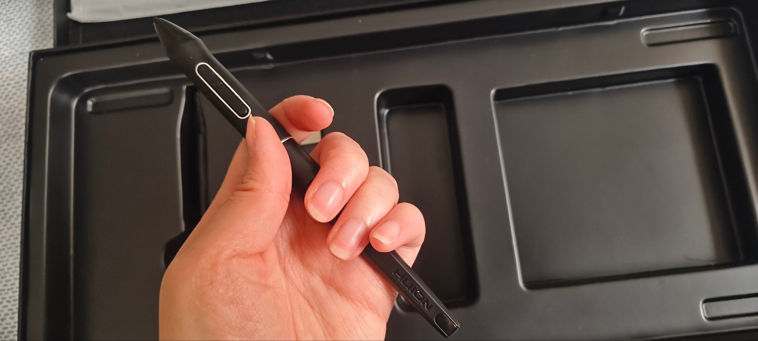 Huion Inspiroy Keydial KD200 – Drawing Tablet with Keys & Dial - photo 5