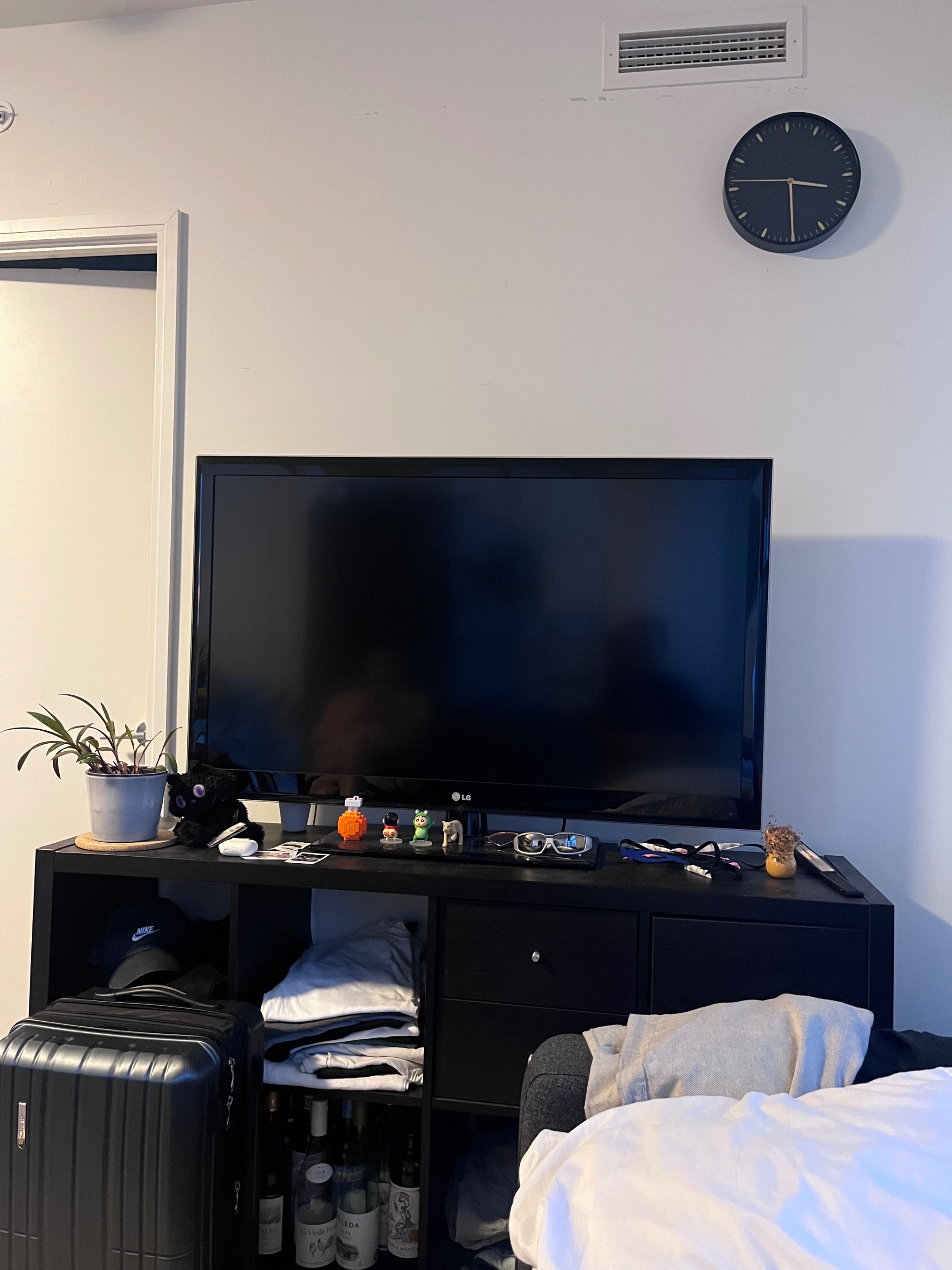 LG 47" LED TV