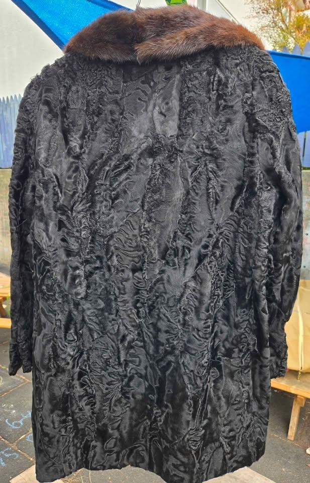 Vintage Men's Hudson's Bay Genuine Fur Coat Size L (approx) - photo 2