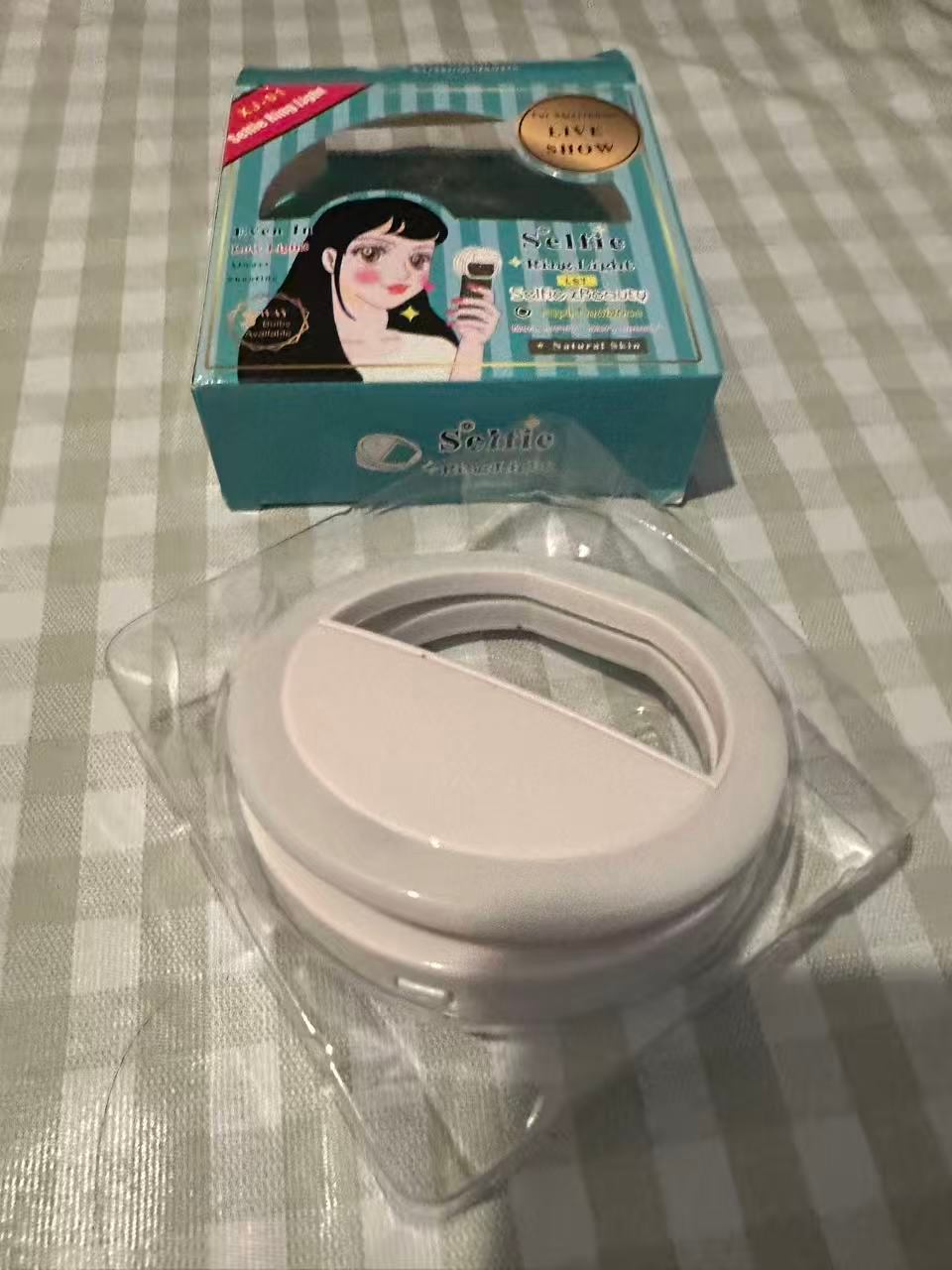 Clip-on Ring Light for Phone - photo 2