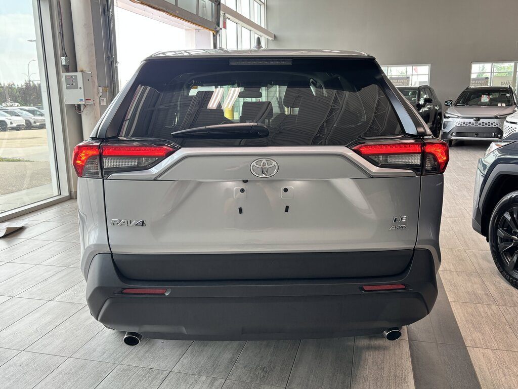 2025 Toyota RAV4 - photo 4