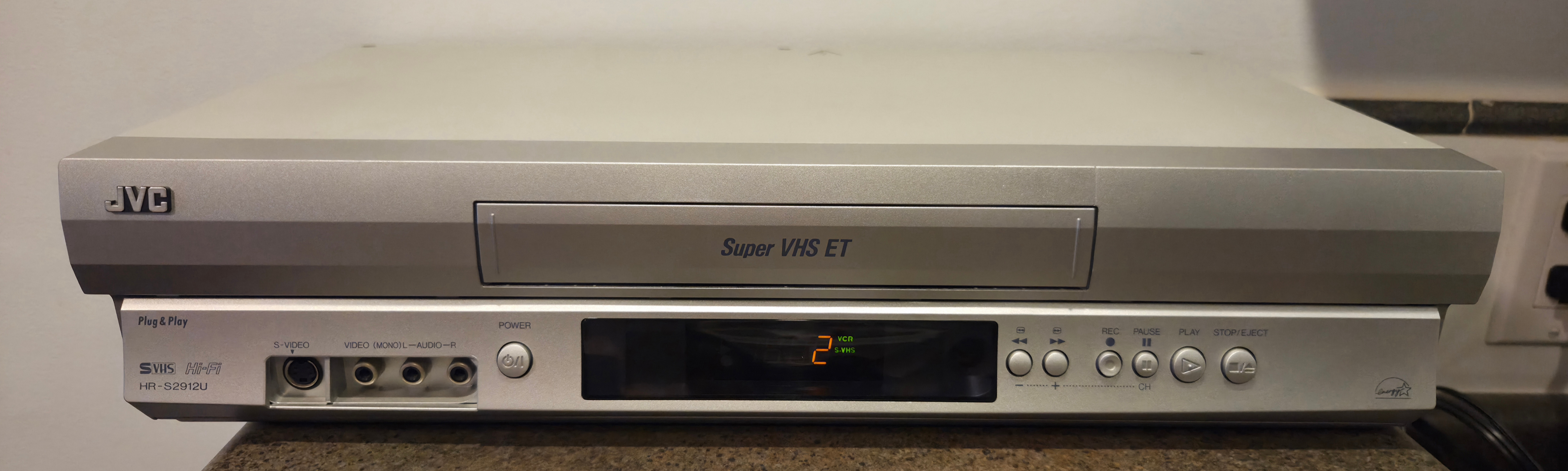 JVC Super VHS (S-VHS) Hi-Fi VCR - HR-S2912U - photo 2
