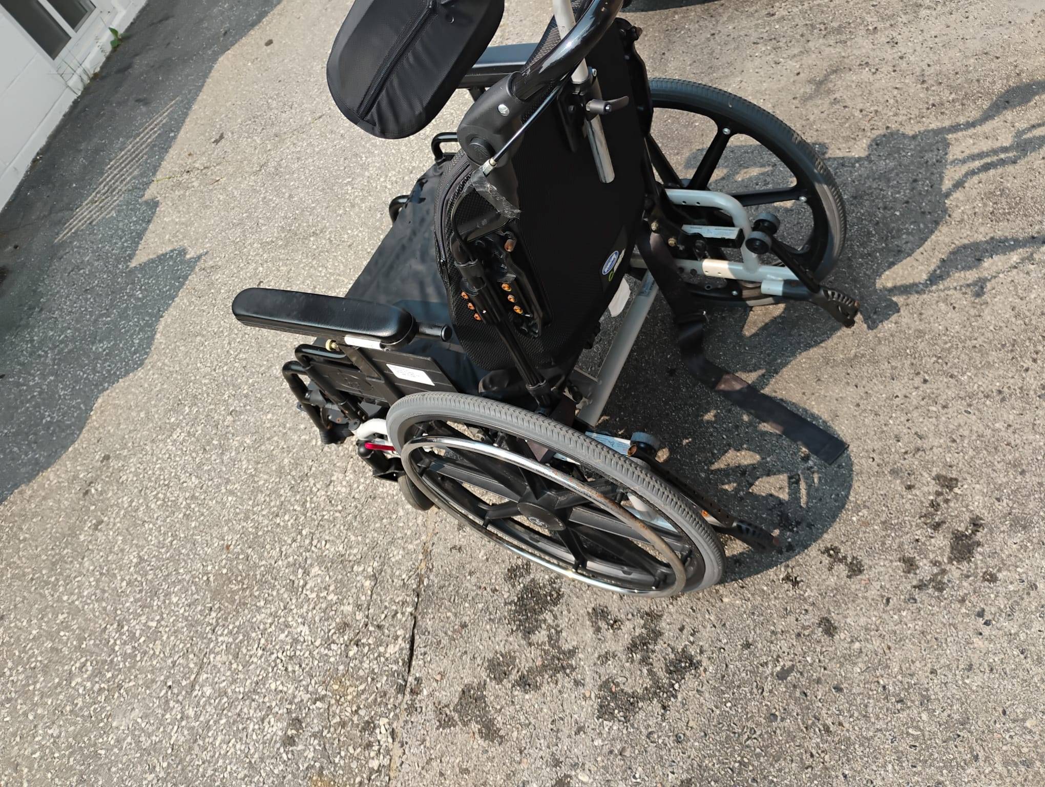Invacare Matrx Wheelchair w/Attachments/ROHO - photo 3