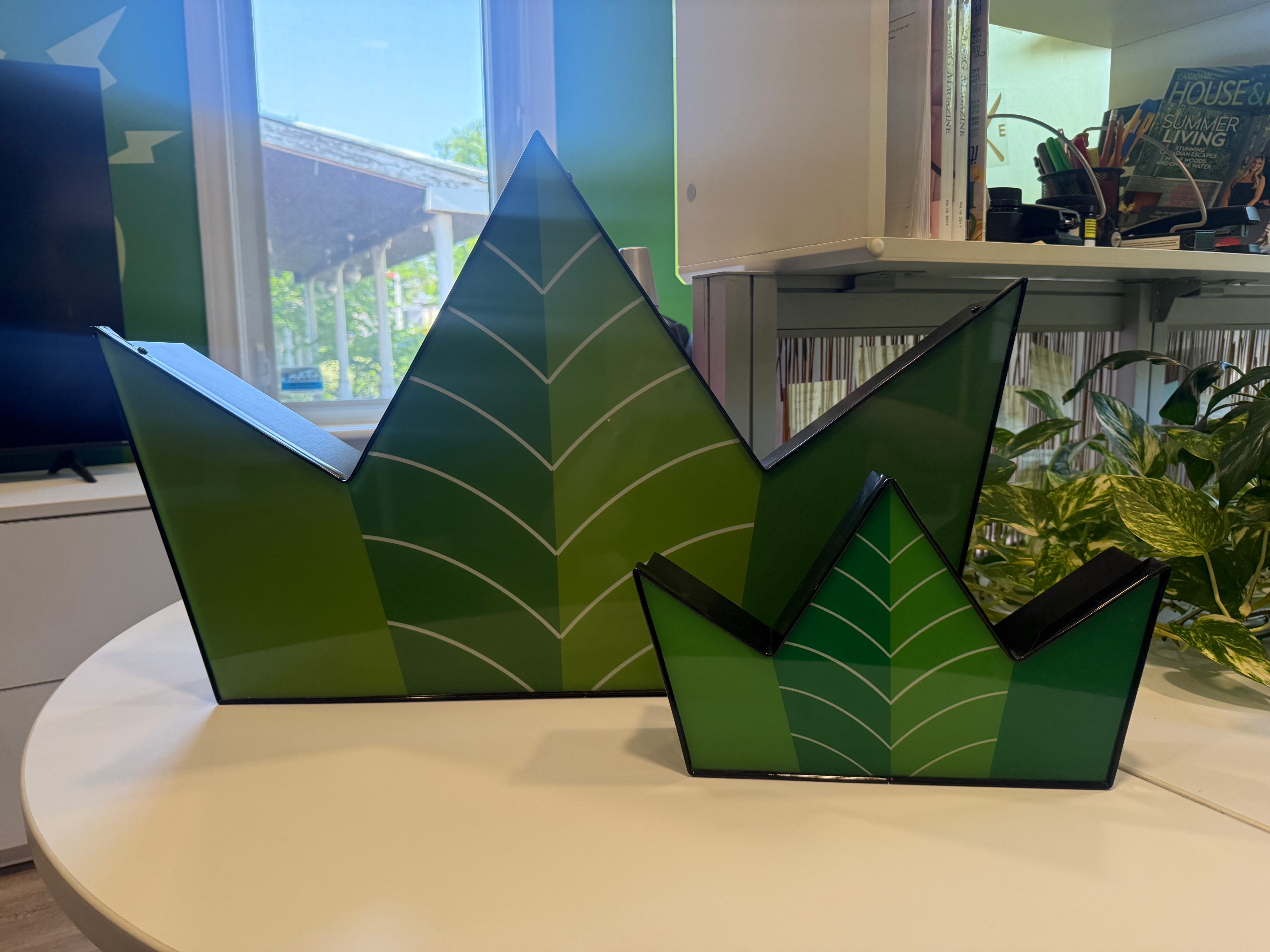 Large Redecan Green Crown Lightbox (with Free small decor)