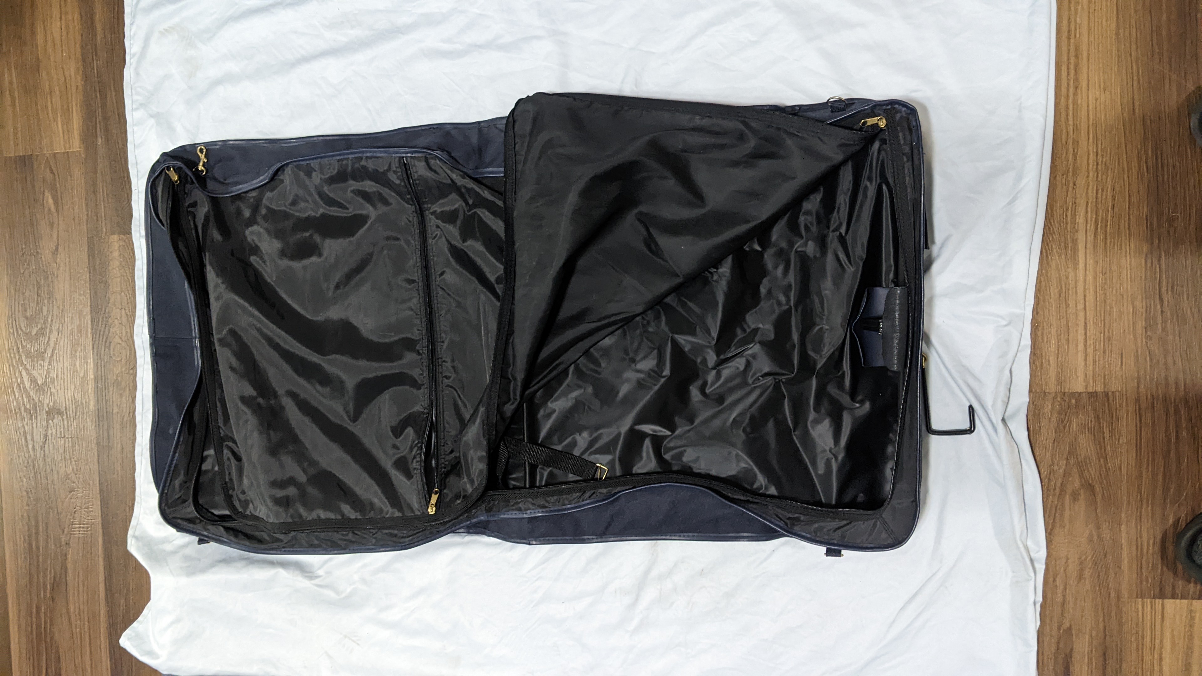 American Tourister Black Garment Bag Luggage Suitcase - photo 3