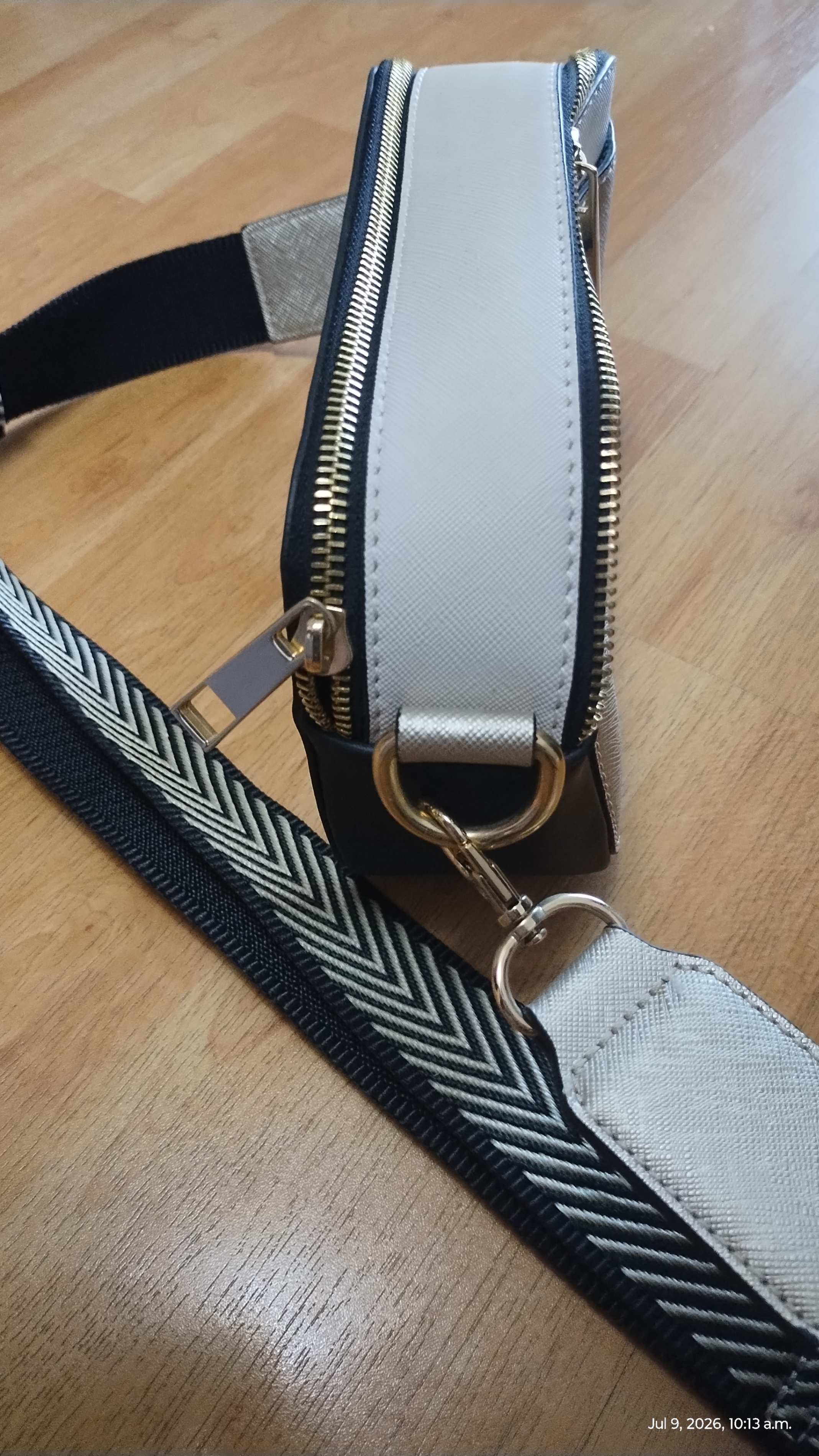 Women's Handbags Bundle - Excellent Condition - photo 2
