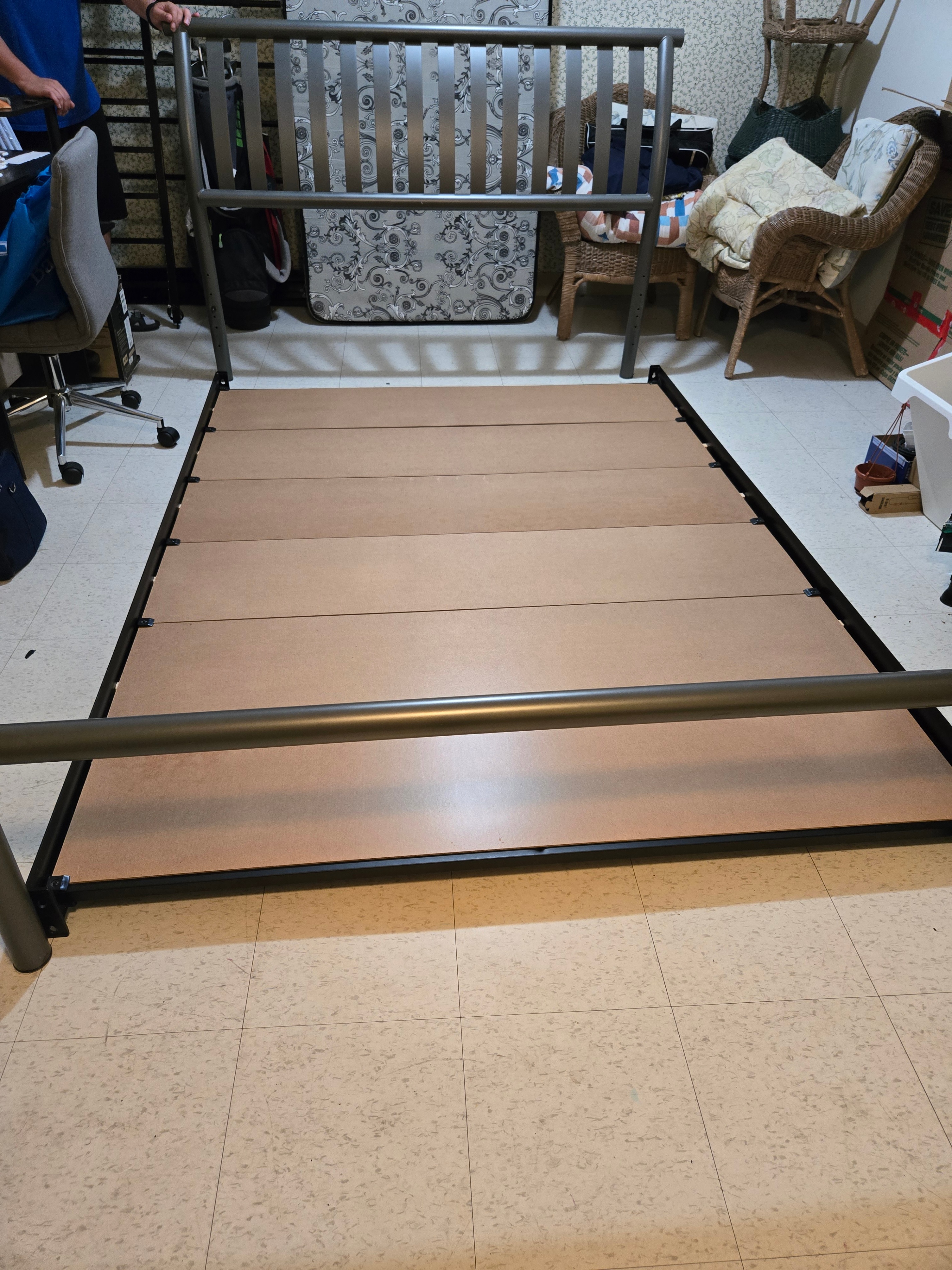 Queen Metal Bed Frame - photo 3