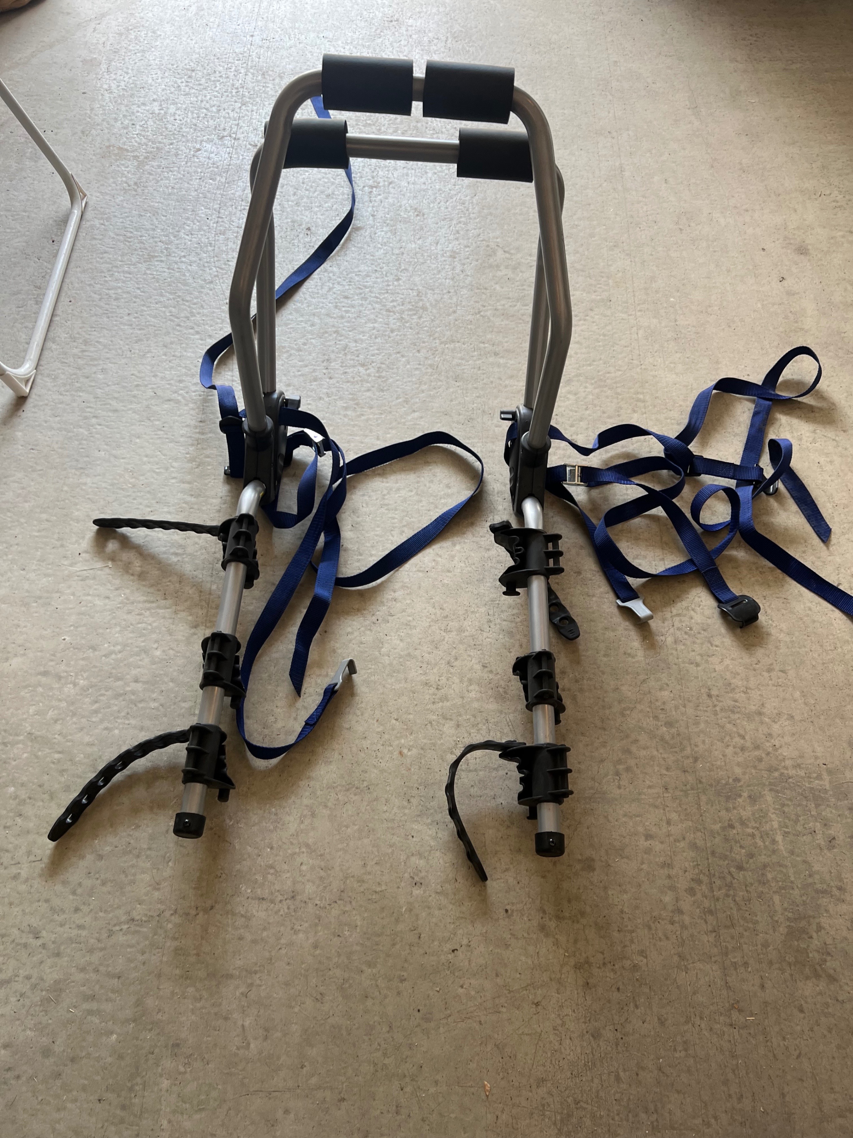 Thule Venture 3-Bike Carrier – Excellent Condition - photo 2