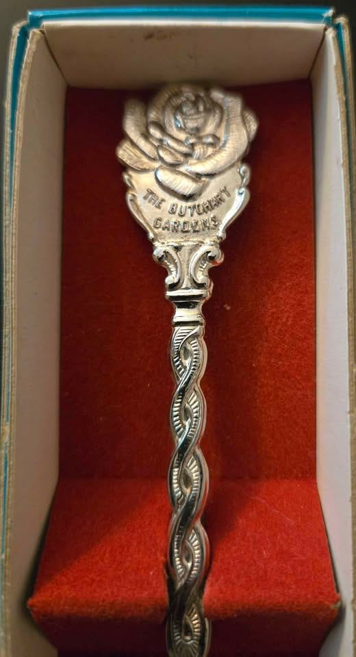 Vintage Silver Plated Butchart Gardens Pickle Fork - photo 3