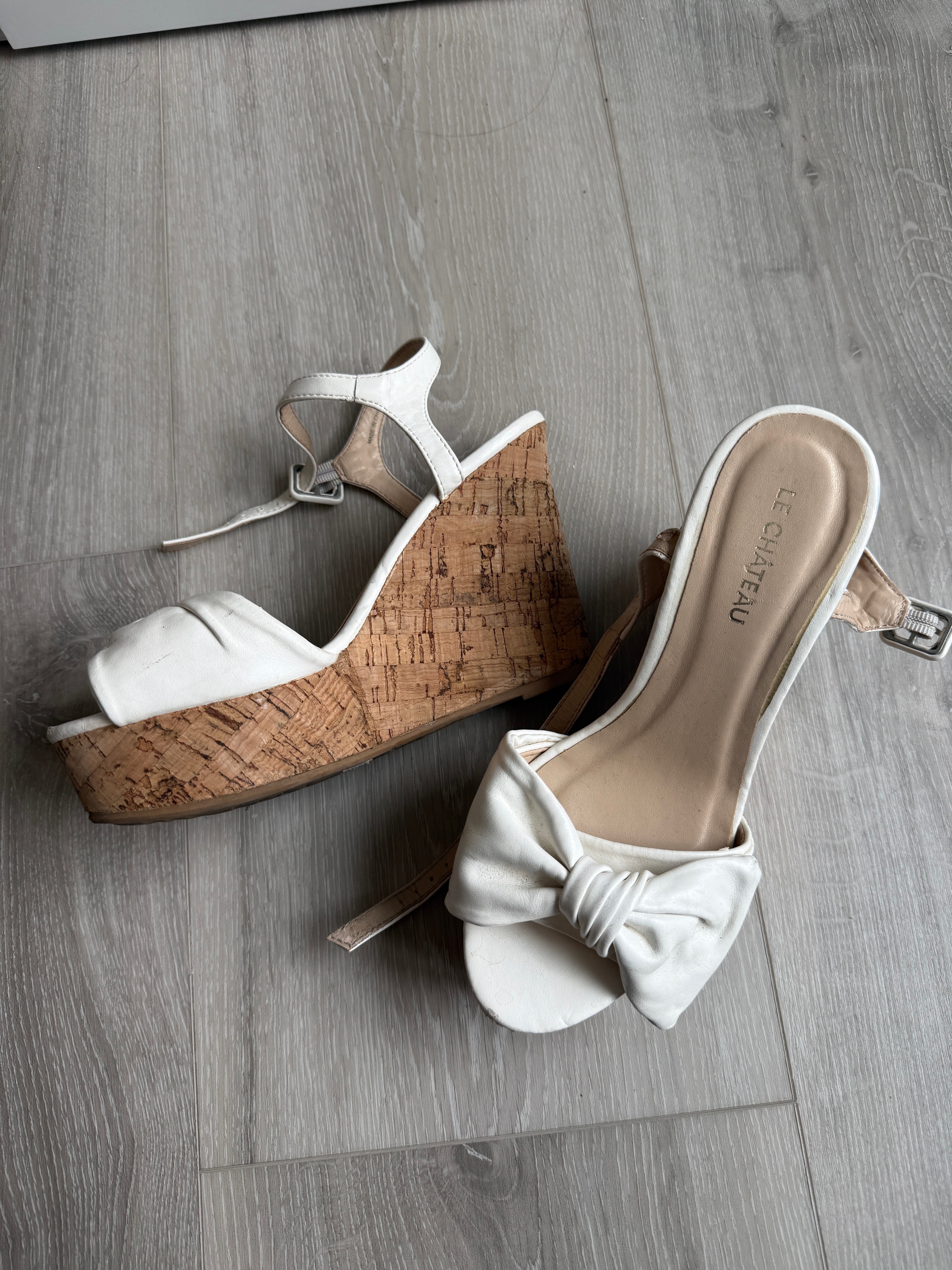 Le Château White Bow Cork Wedge Sandals Size 36 - photo 2