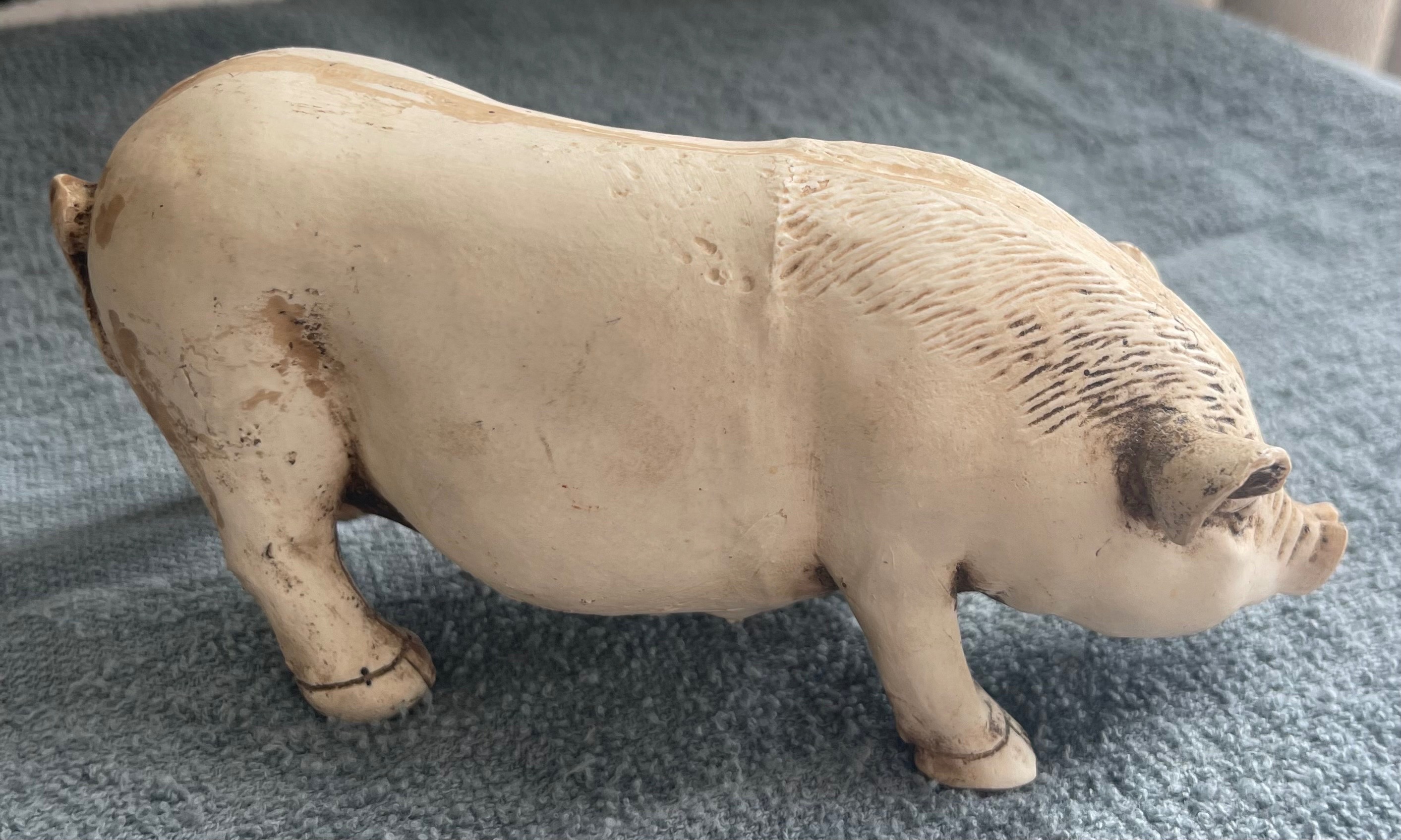 Vintage Realistic Resin Pig Figurine - Farmhouse Decor - photo 2