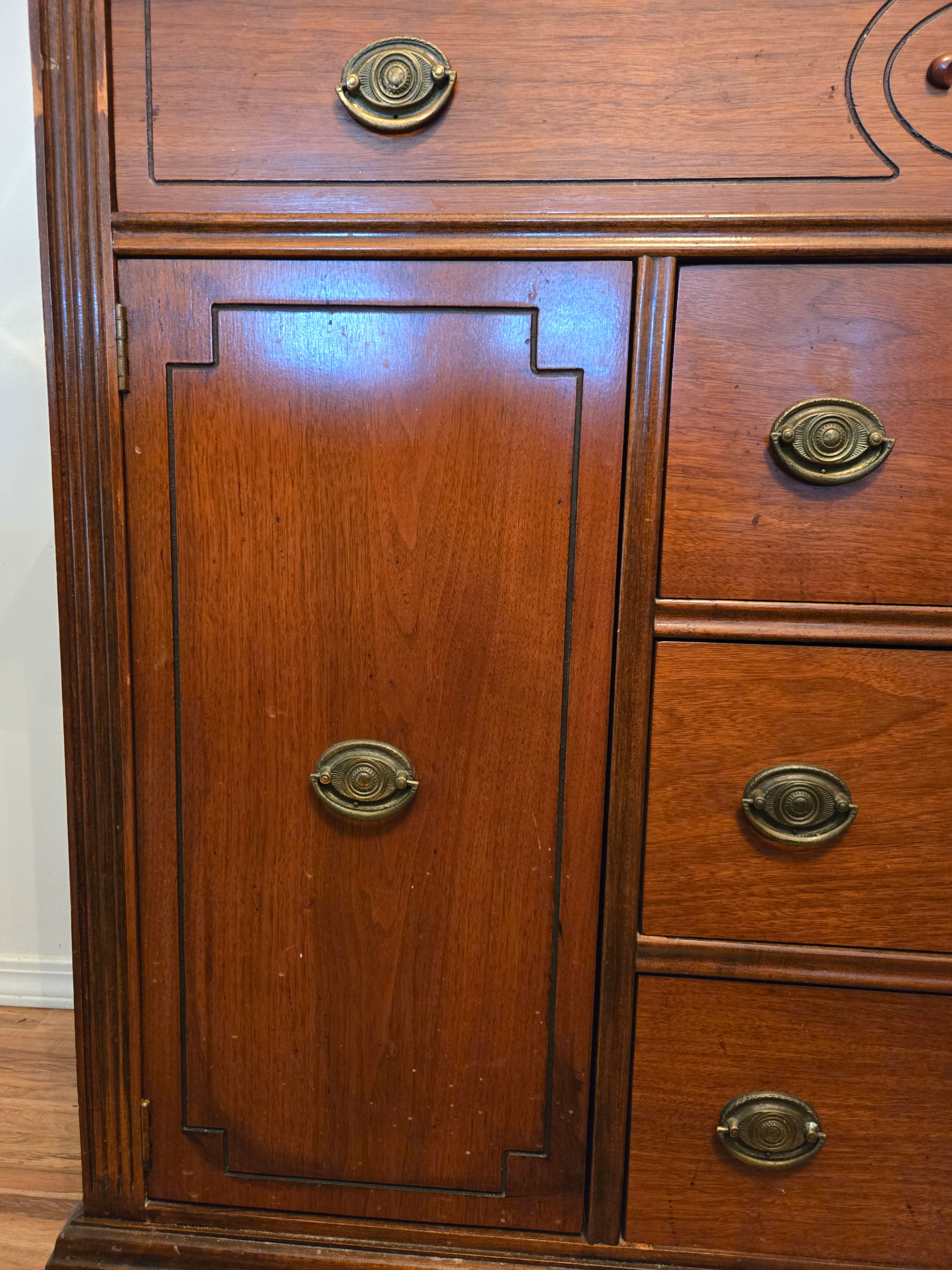 1920s Krug Bros. Federal Revival Buffet - photo 2