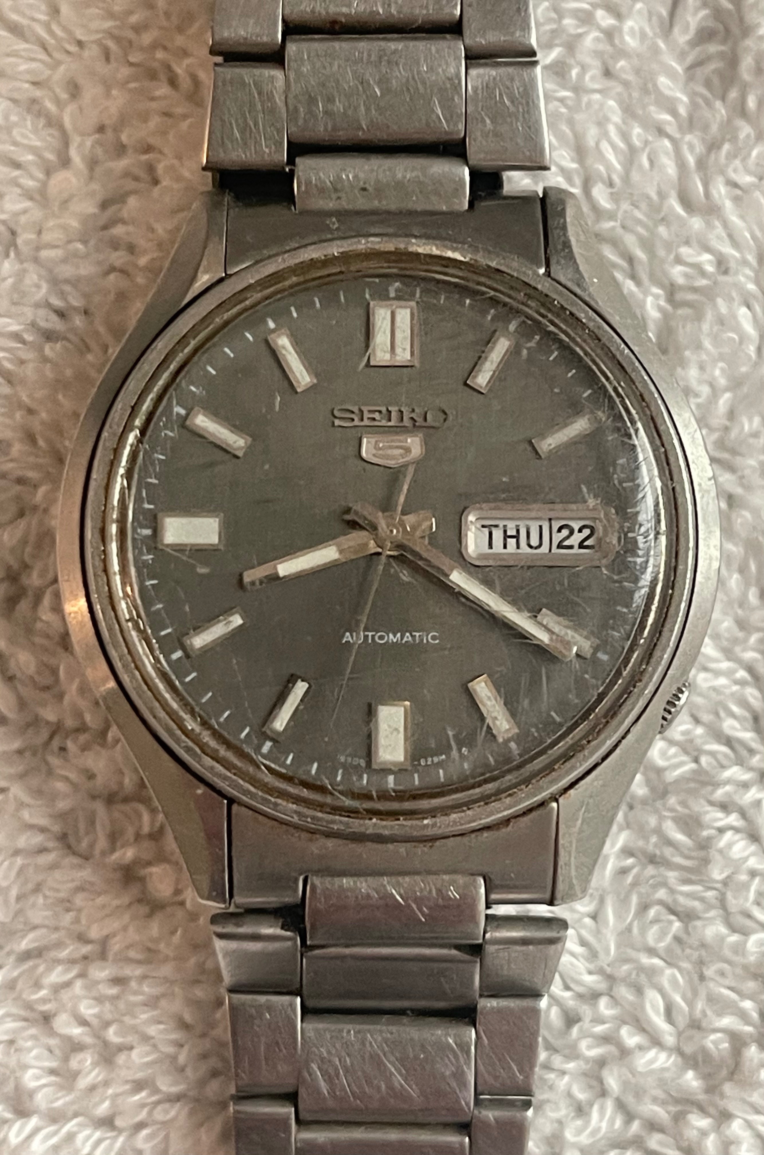 Vintage 1984 Seiko 5 Automatic Running Watch