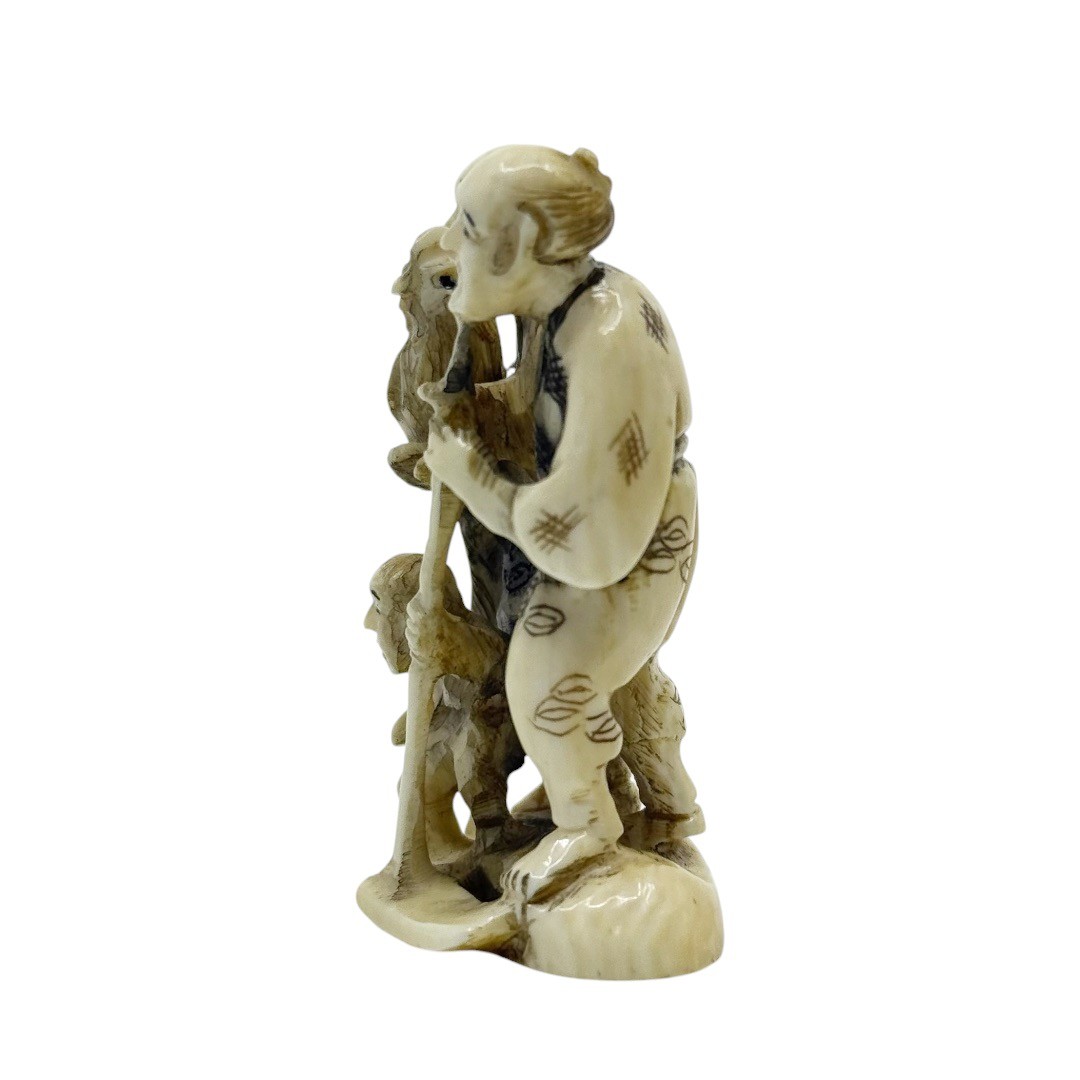 Showa period Japanese farmers and a kid carved Ivory netsuke - photo 5