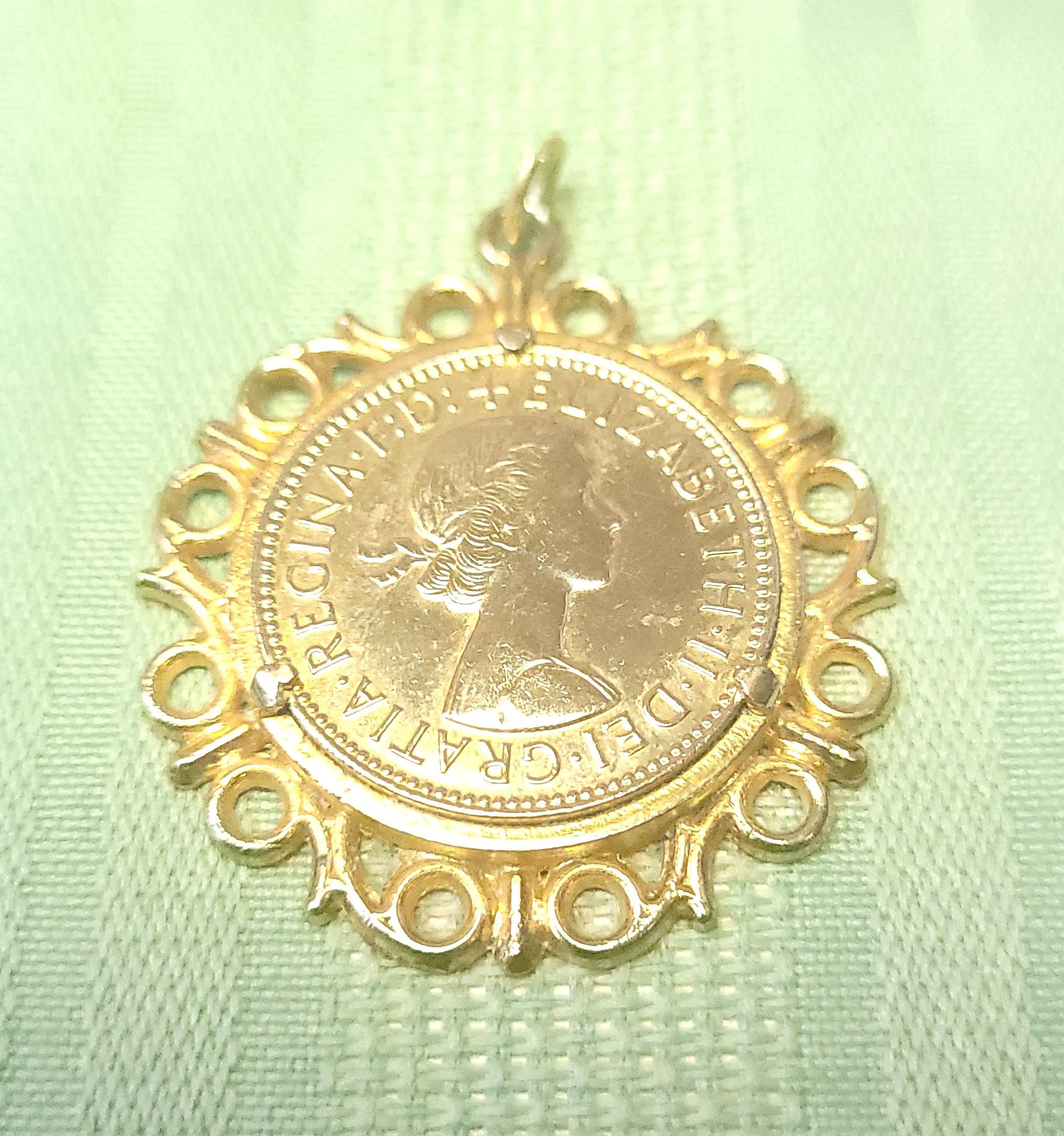1967 British Half Penny Coin Pendant – Queen Elizabeth II