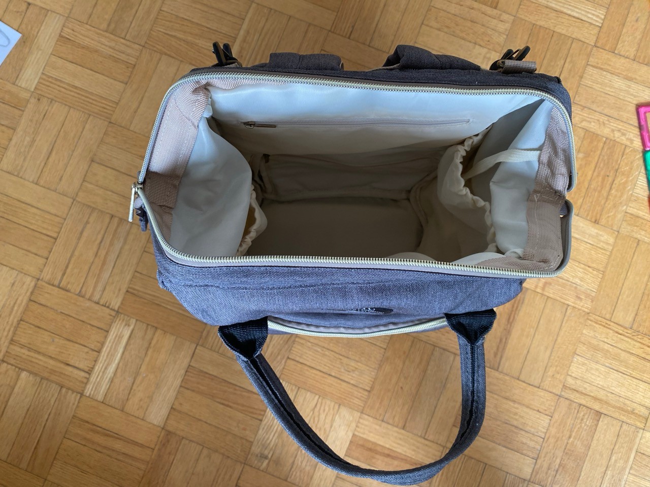 Diaper Bag – Spacious & Practical – $10 - photo 2