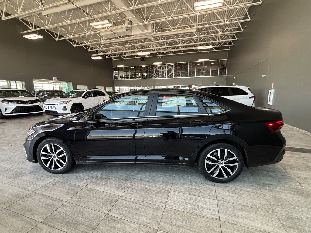 2025 Volkswagen Jetta - photo 2