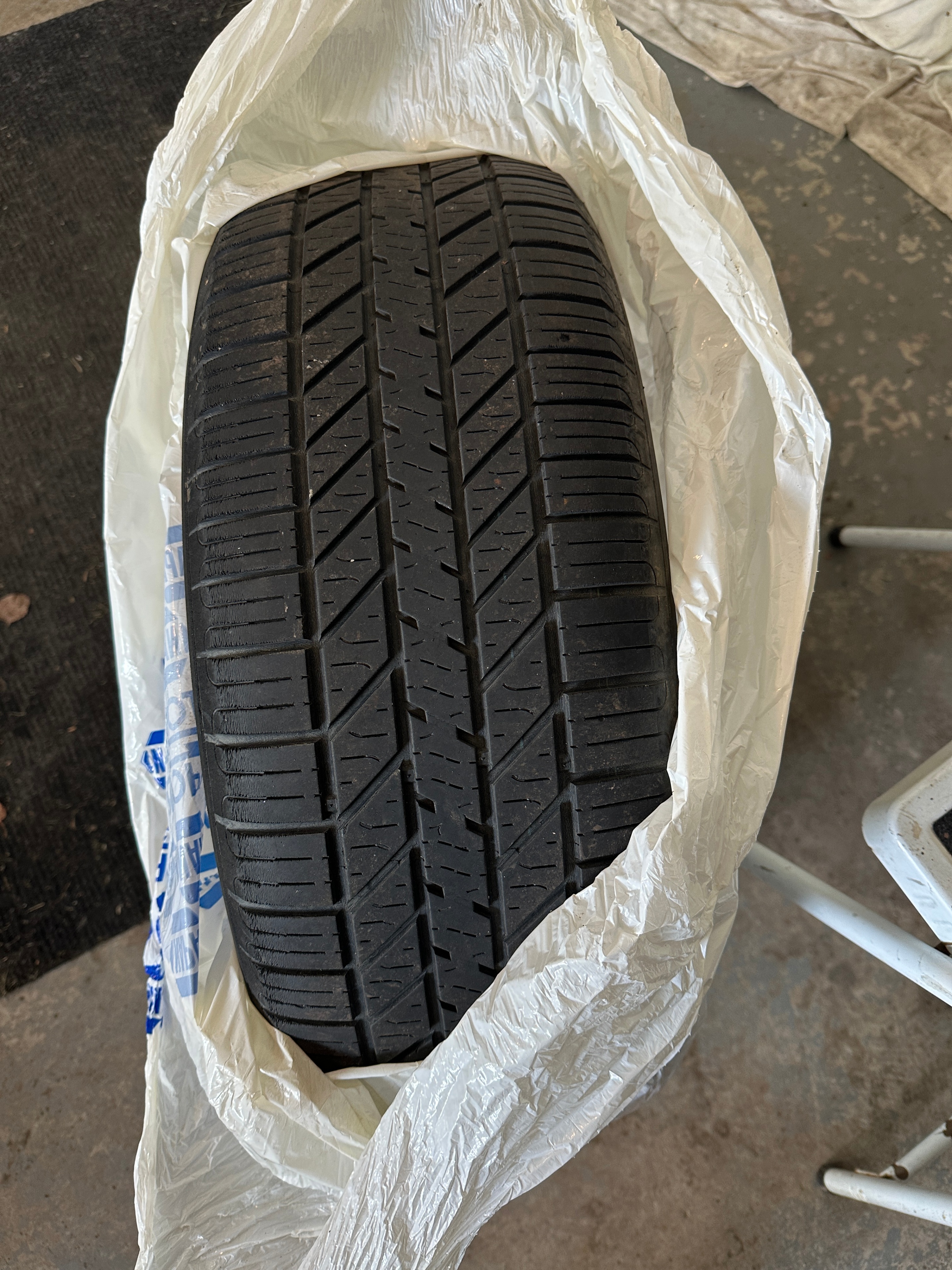 2 Hankook Optimo H725 All-Season Tires – P225/60R17 98T
