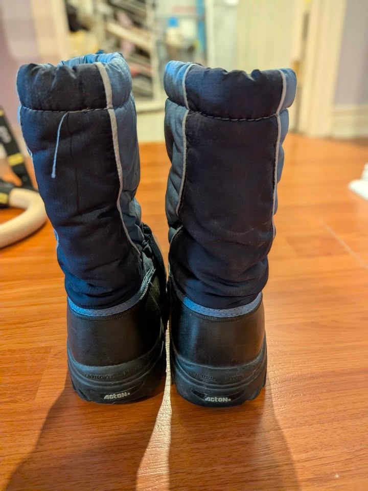 Acton Snow Boots - Size 3 - photo 3