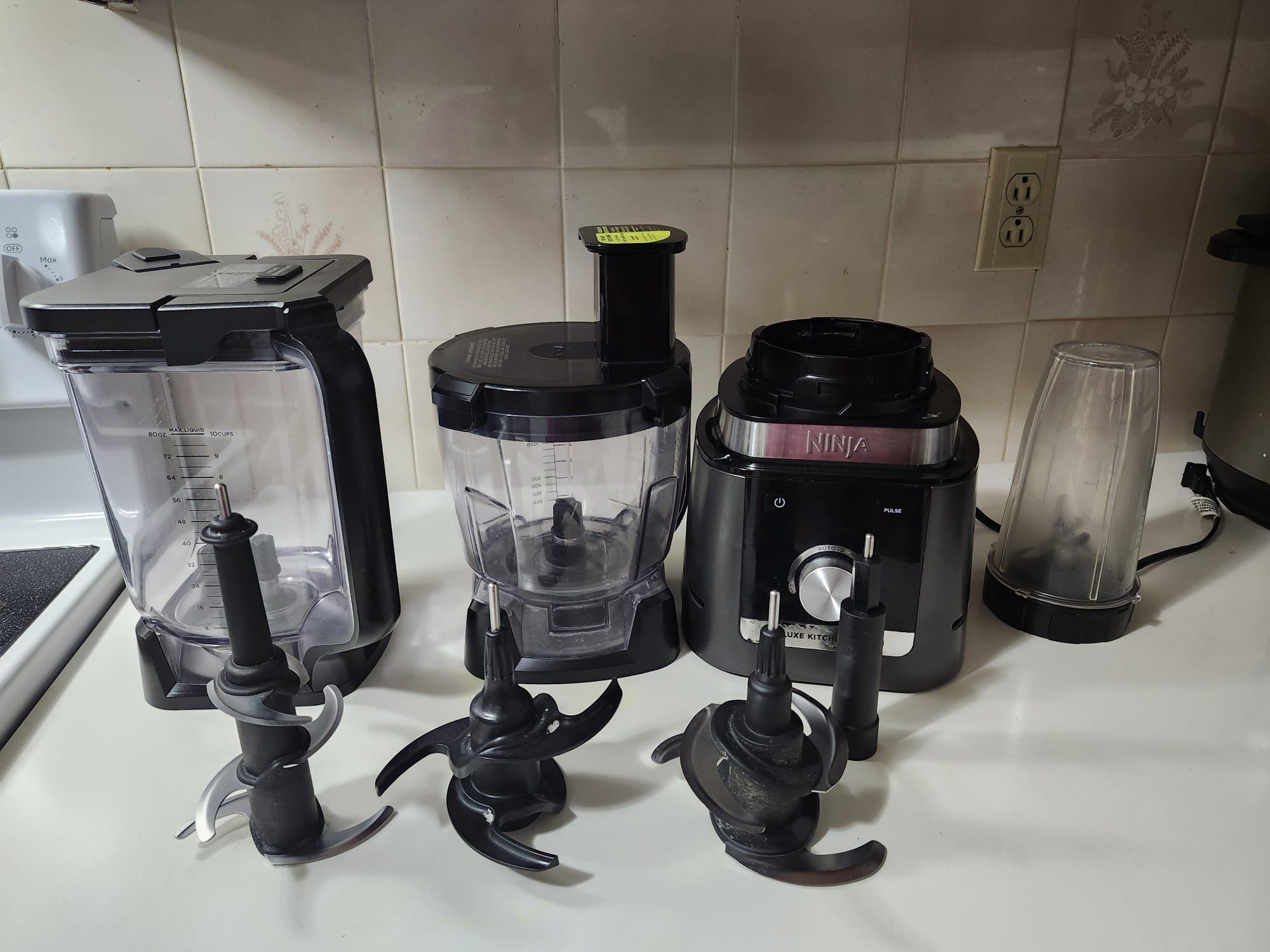 Moving Sale - Ninja Blender with Accessories - photo 5