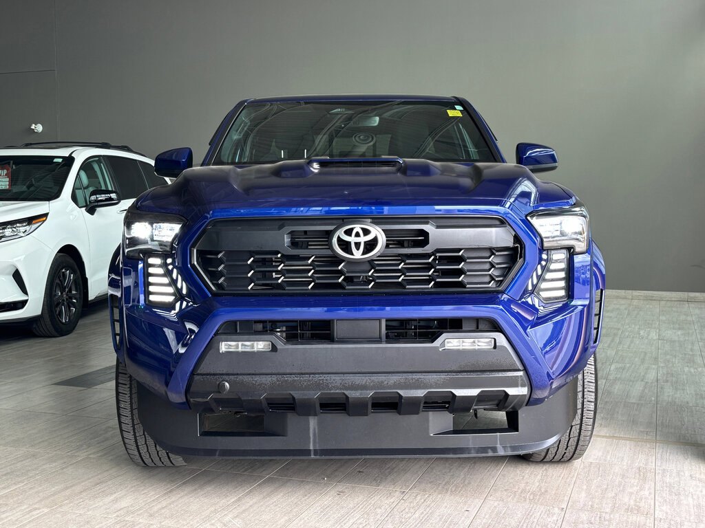 2024 Toyota Tacoma - photo 2